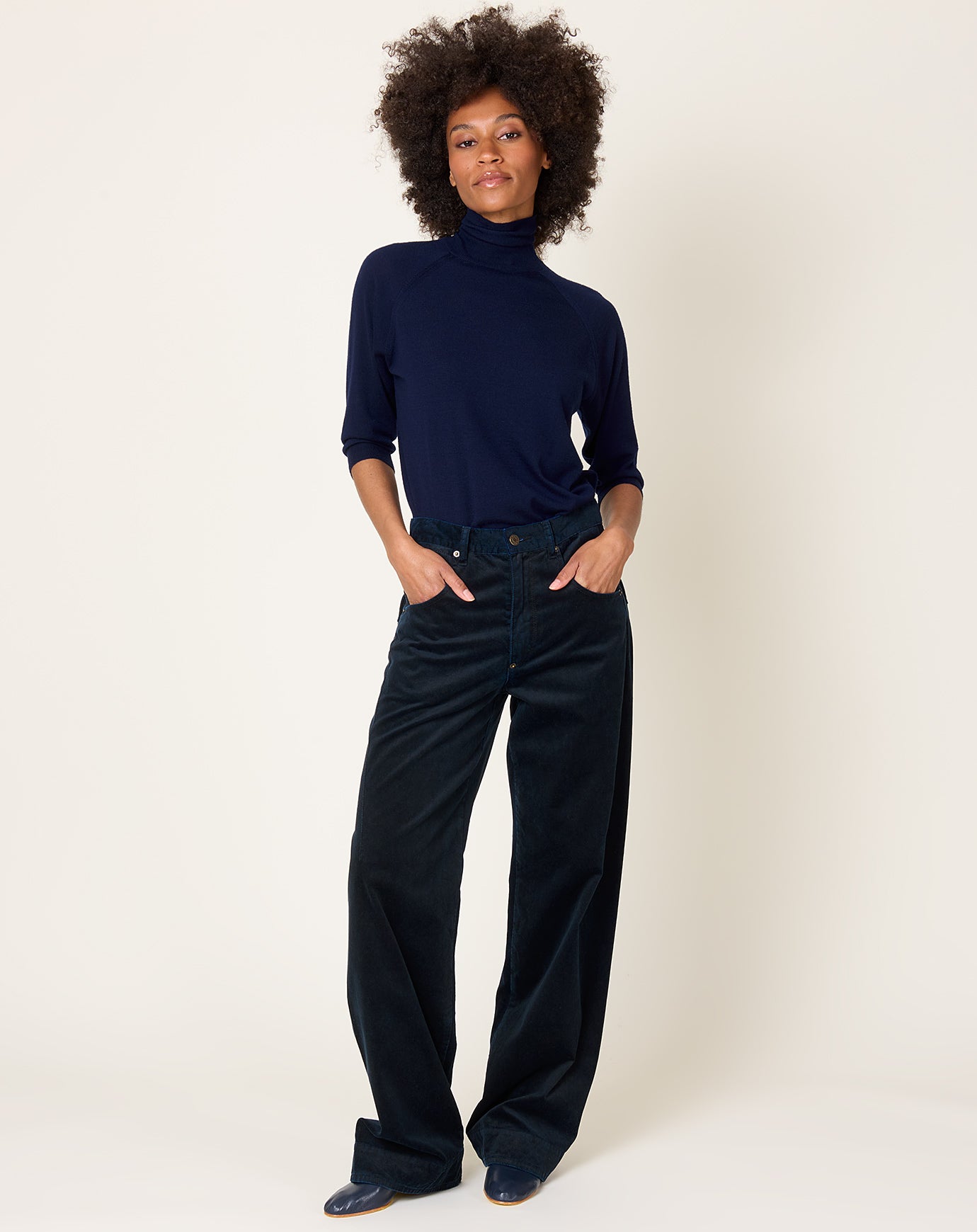 6397 Side Dart Pant in Ink