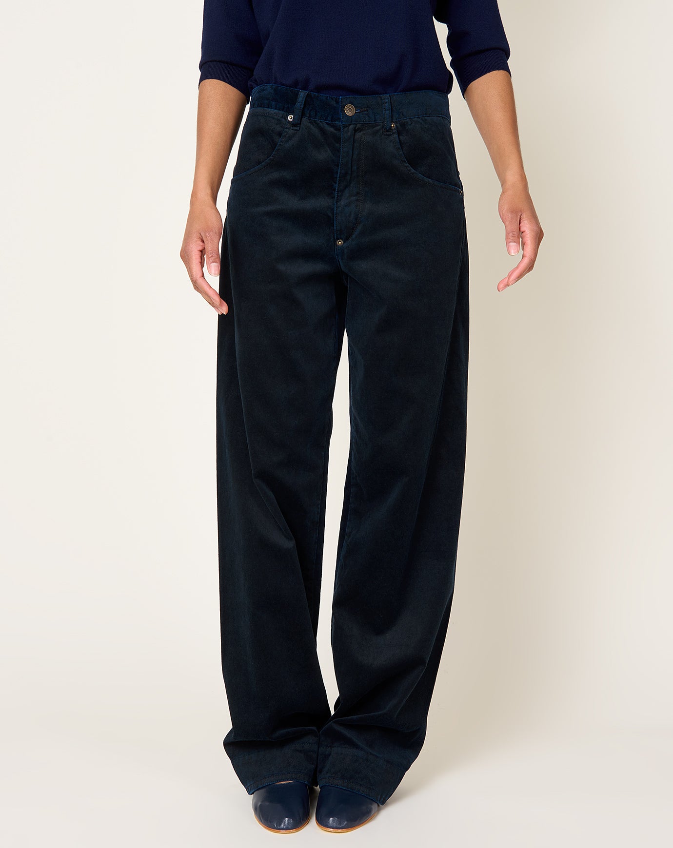 6397 Side Dart Pant in Ink