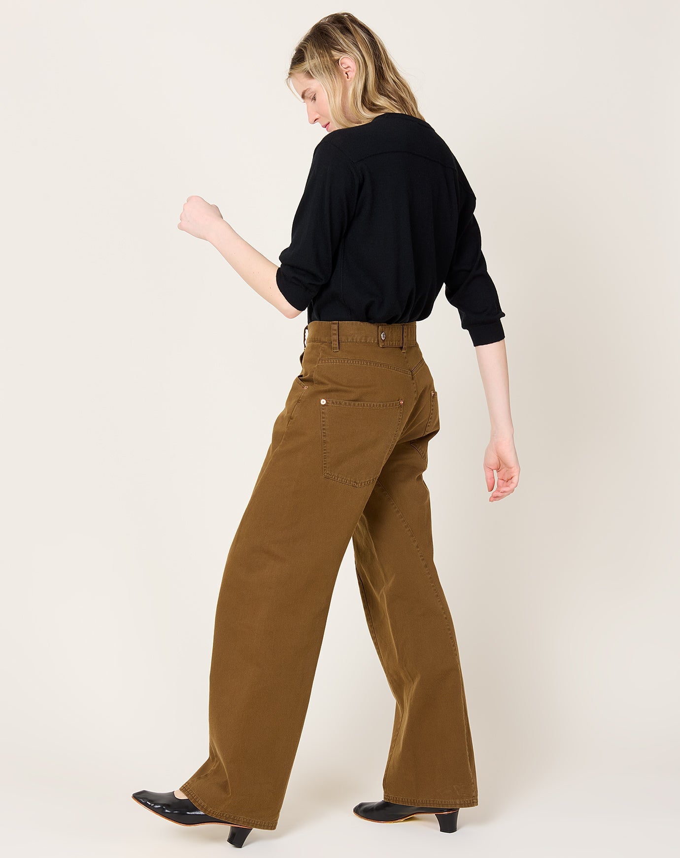 6397 Twisted Seam Pant in Caramel
