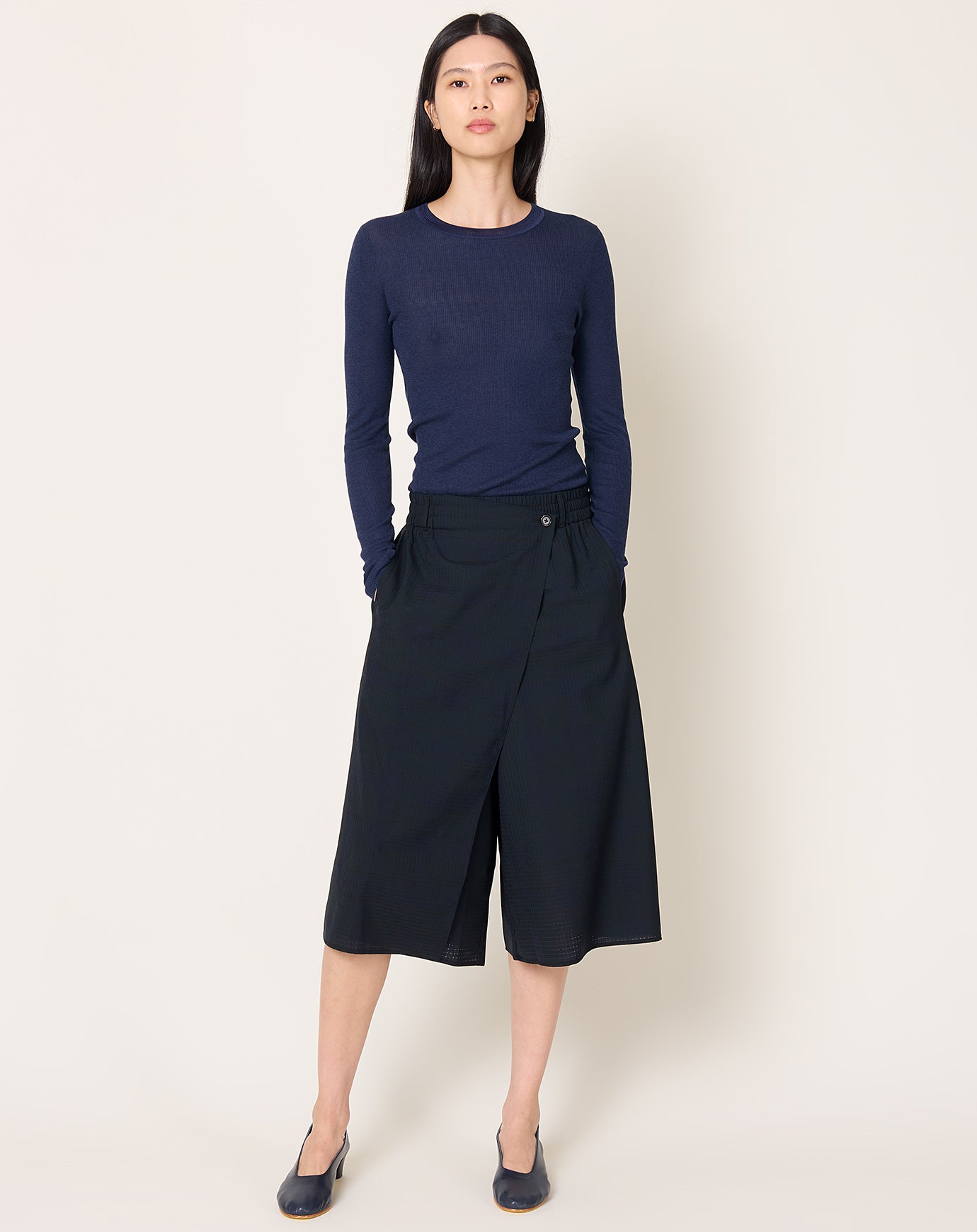 6397 Wrap Short in Navy Tartan