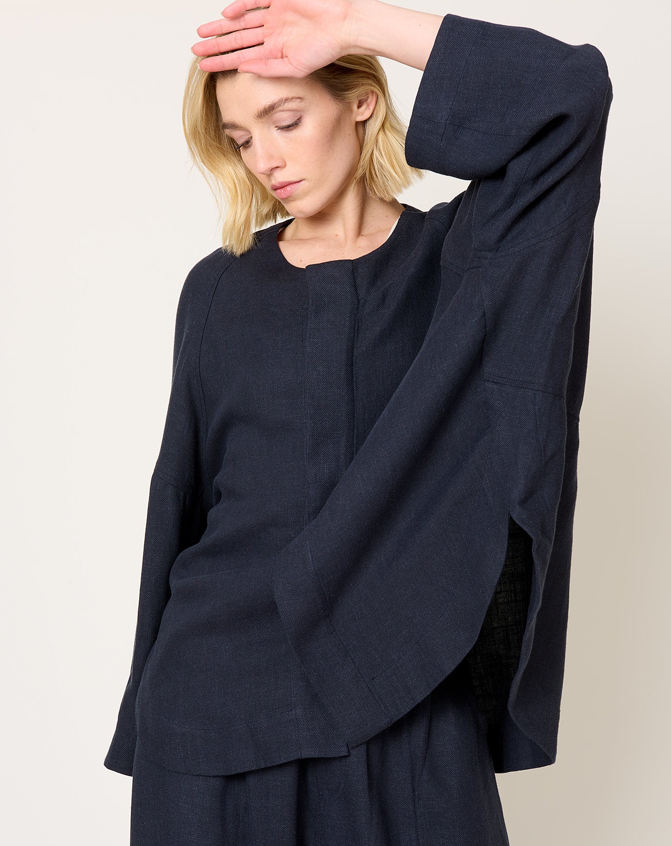 7115 by Szeki Lantern Shirt Jacket in Navy Black