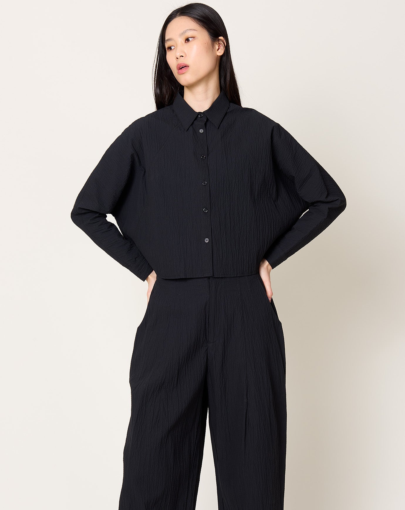 7115 by Szeki 3/4 Cropped Shirt Jacket in Textured Black