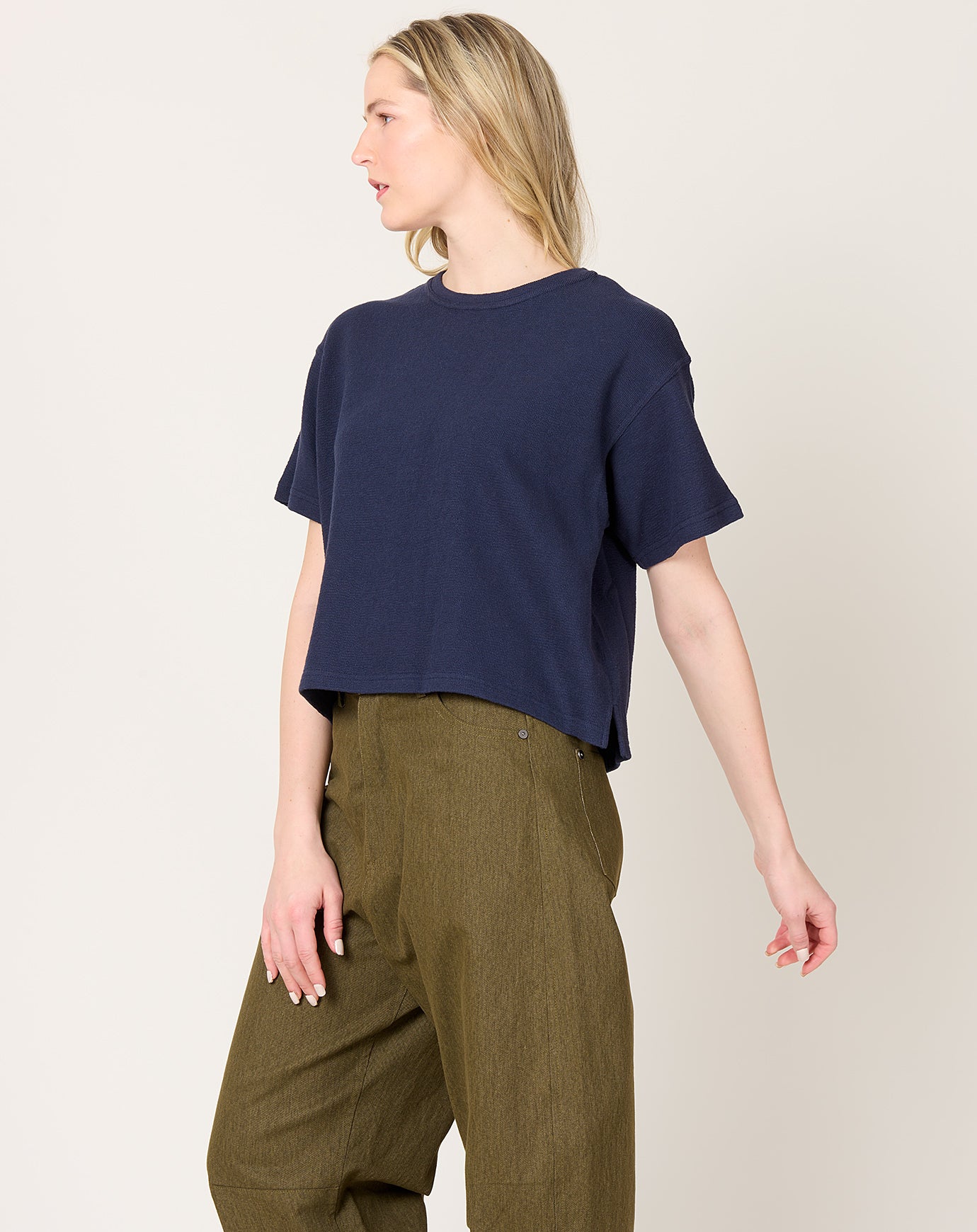 7115 by Szeki Signature Cropped Tee in Navy