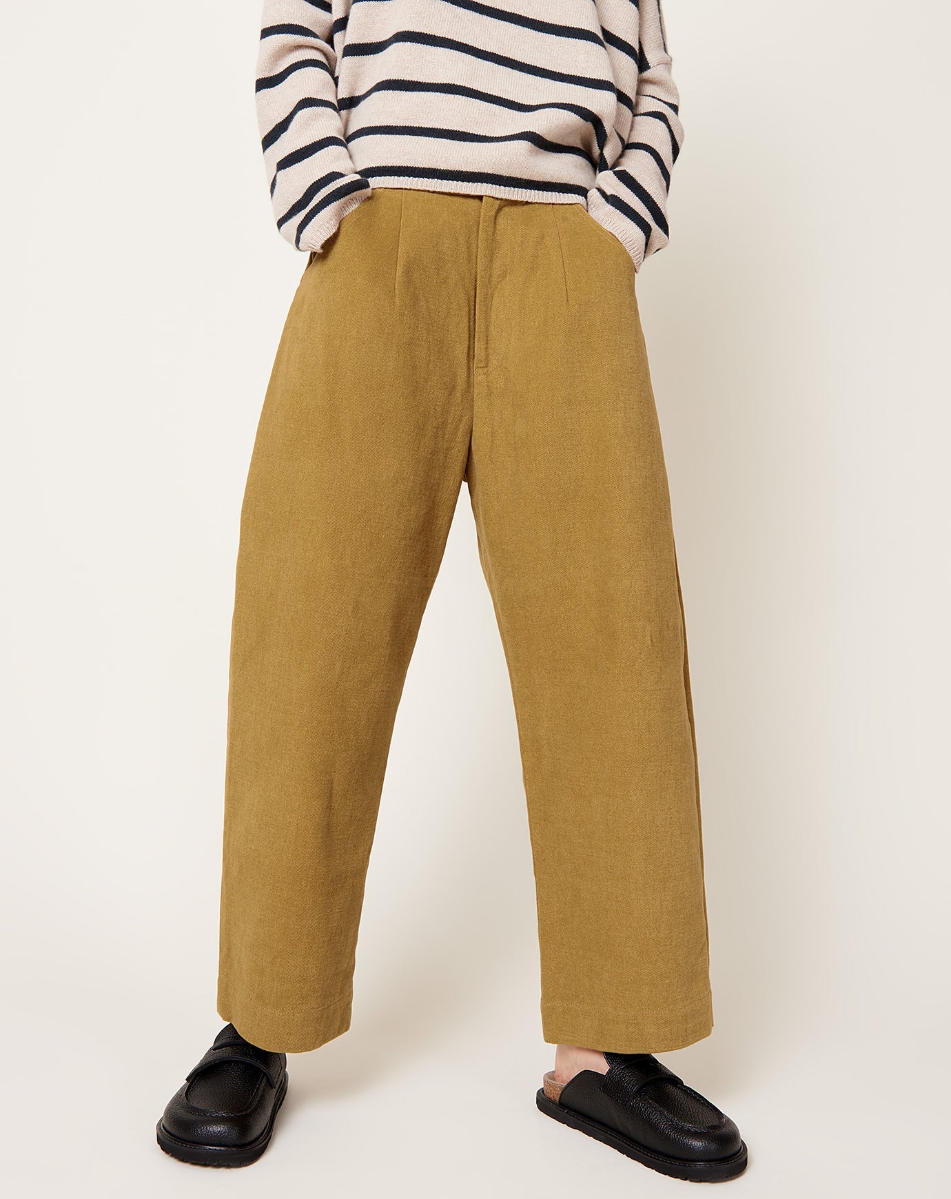 7115 by Szeki Curved Leg Trouser in Kelp Brown