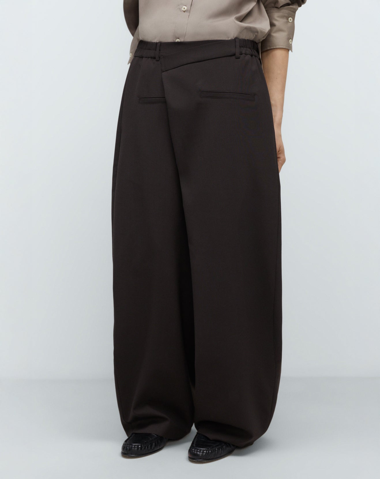 Cordera Tailoring Crossover Pants in Dark Brown