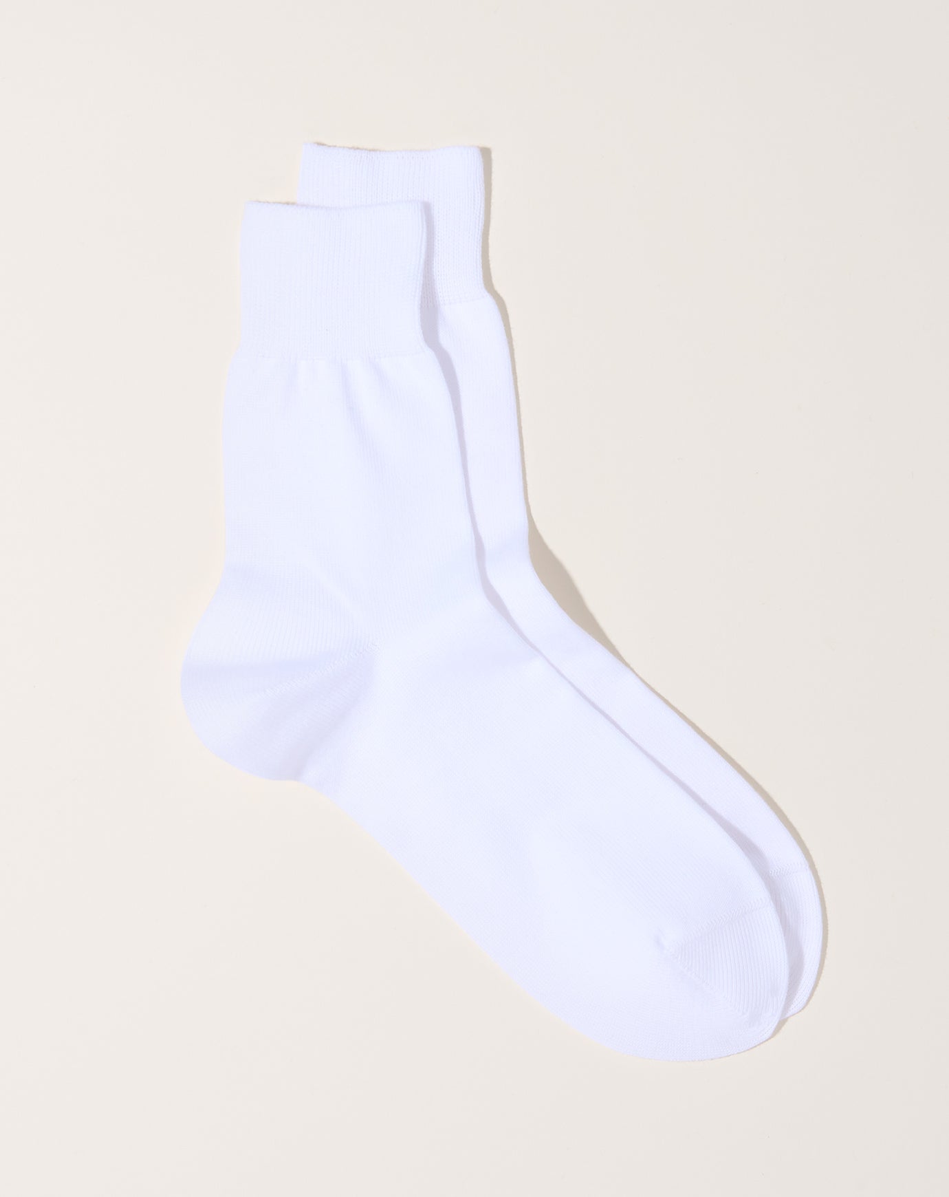 Nishiguchi Kutsushita Egyptian Cotton Plain Socks in Off White