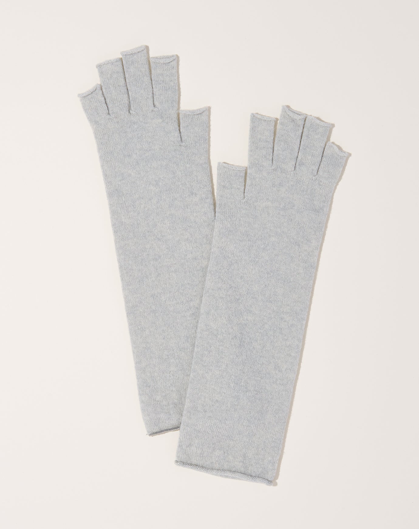 Nishiguchi Kutsushita Wool Arm Warmers in Light Grey