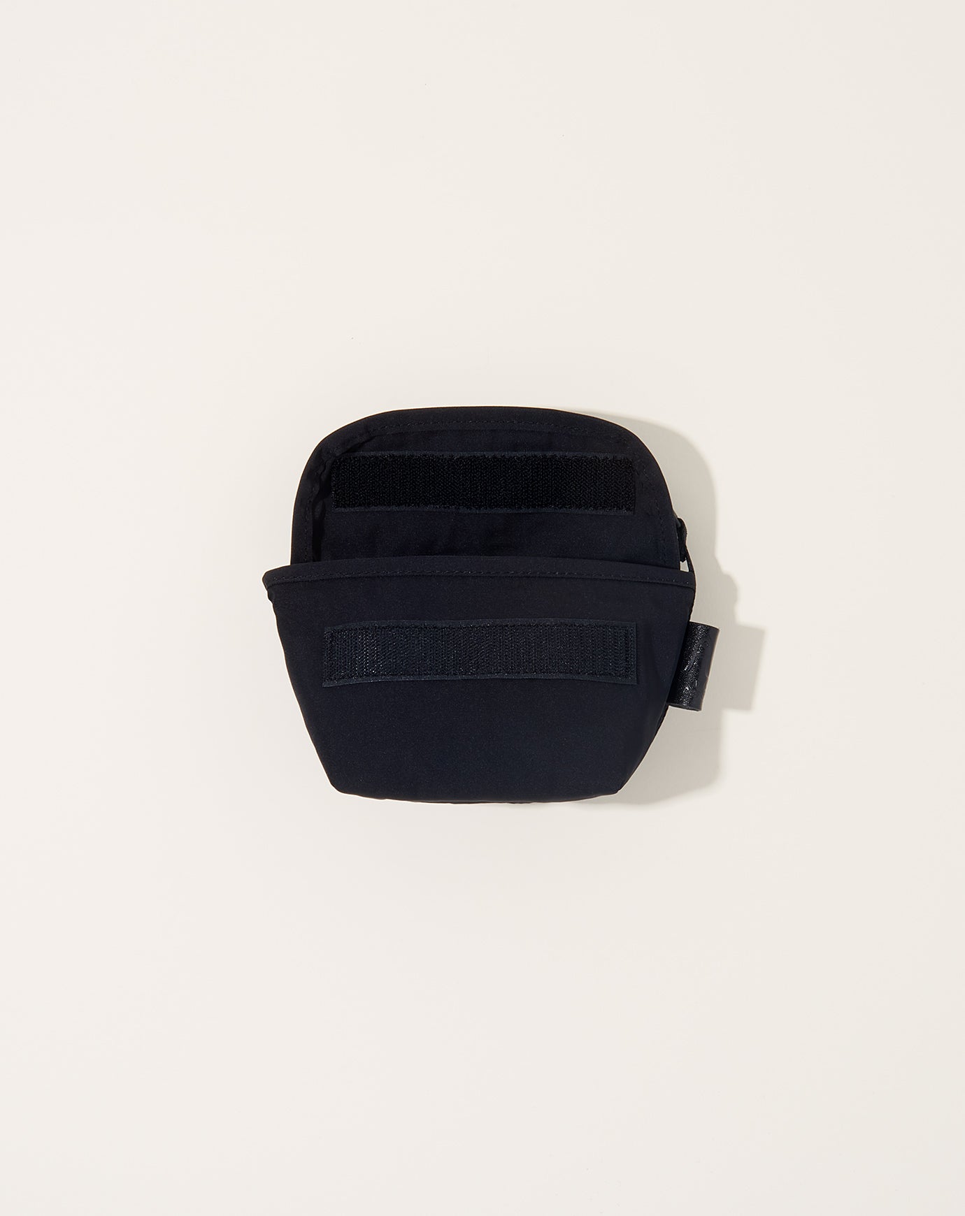 Amiacalva Gabardine Portable Messenger in Black