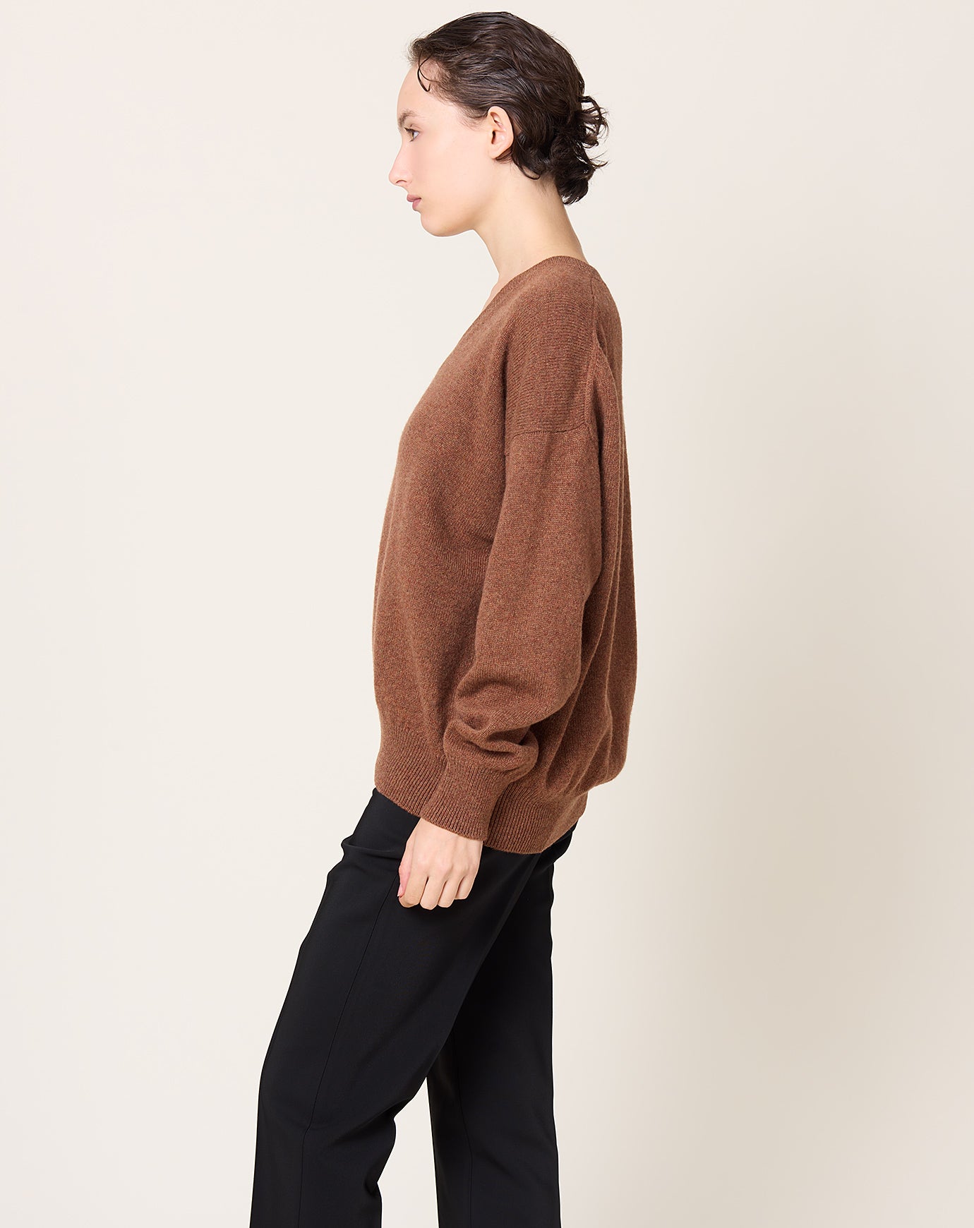 &Daughter Innes Slouch V-Neck in Hazelnut