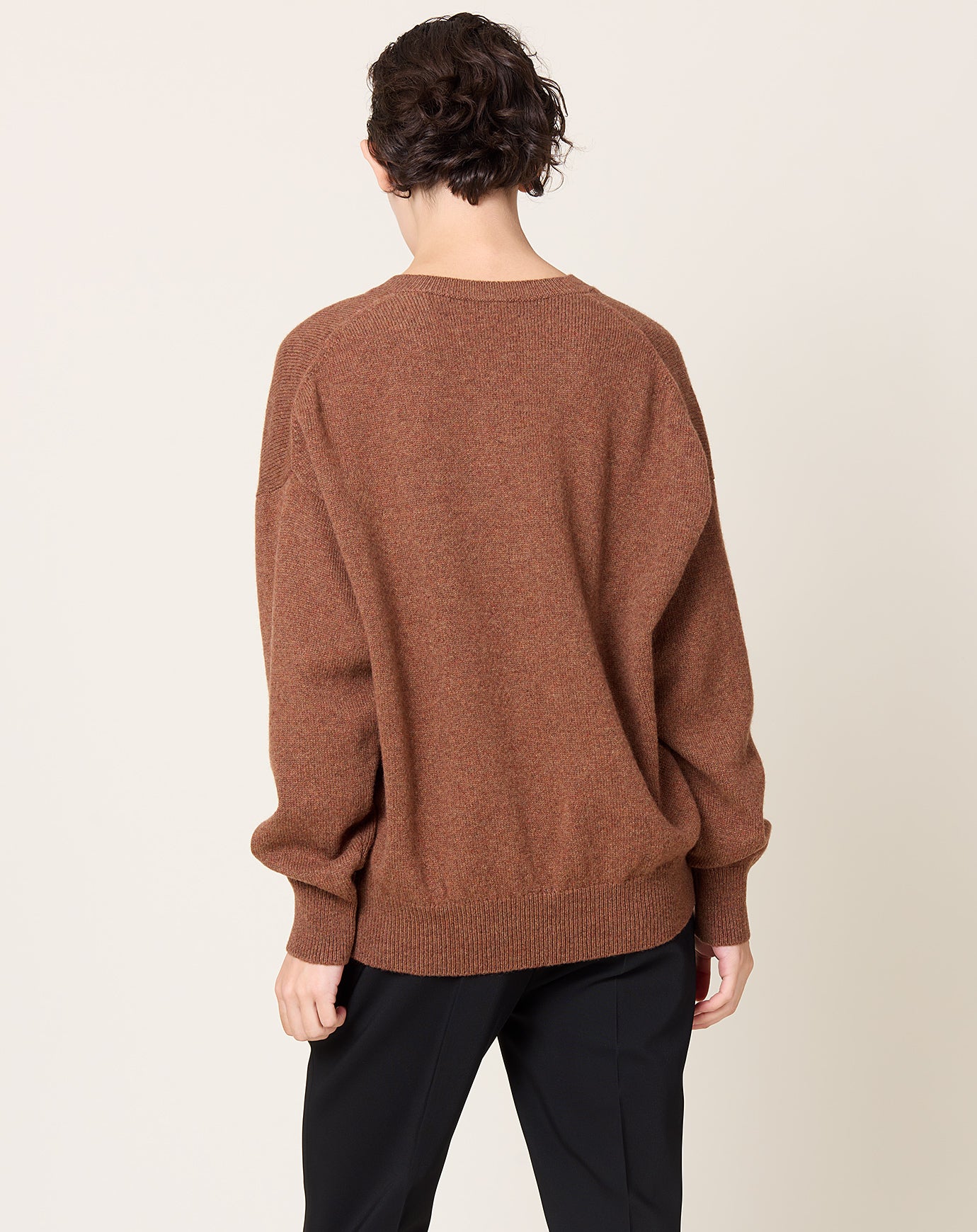 &Daughter Innes Slouch V-Neck in Hazelnut