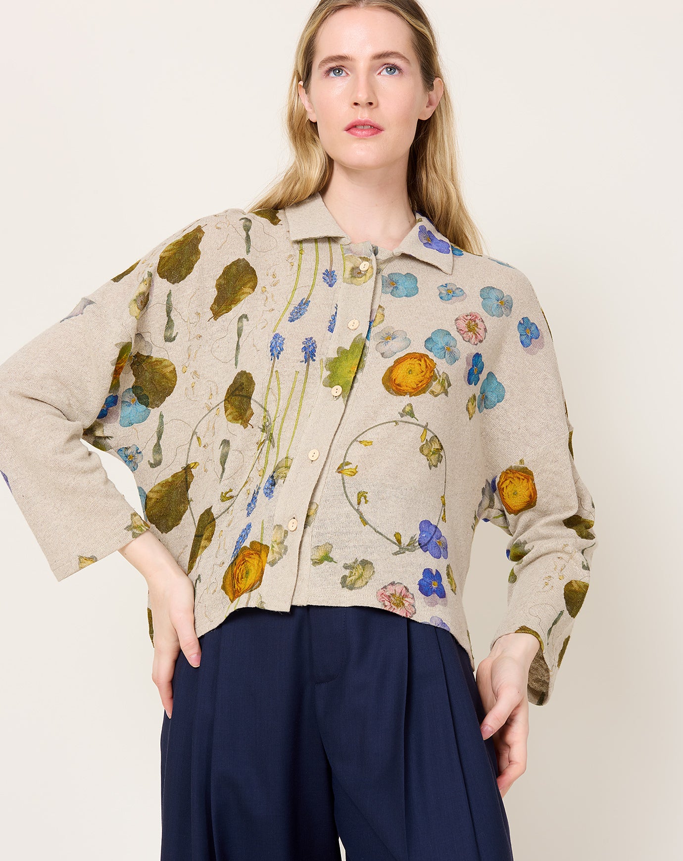 Anntian Jersey Shirt in PRINT M Flowers Cut Out