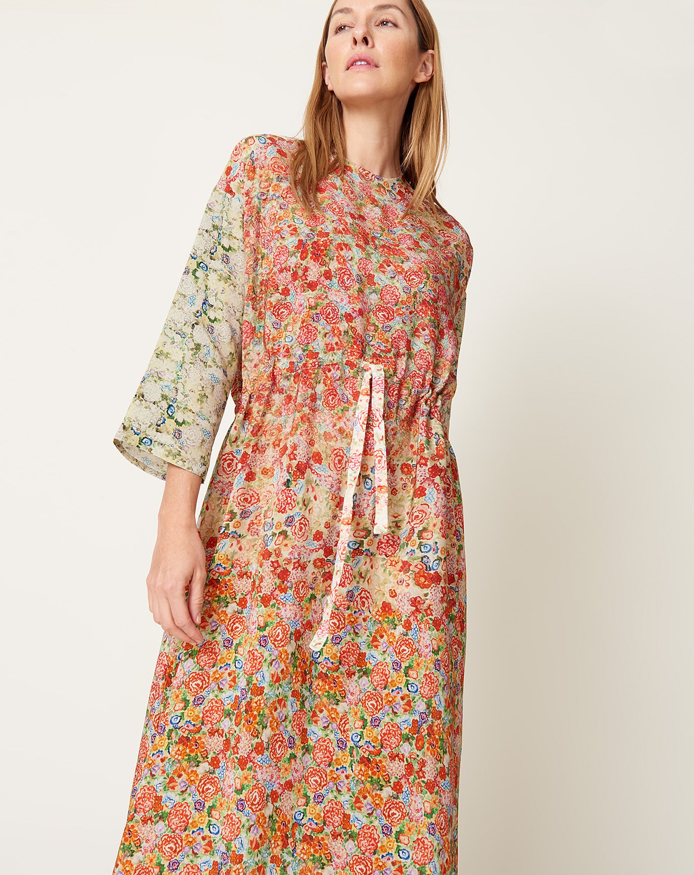 Anntian Simple Dress in Bright Flowers