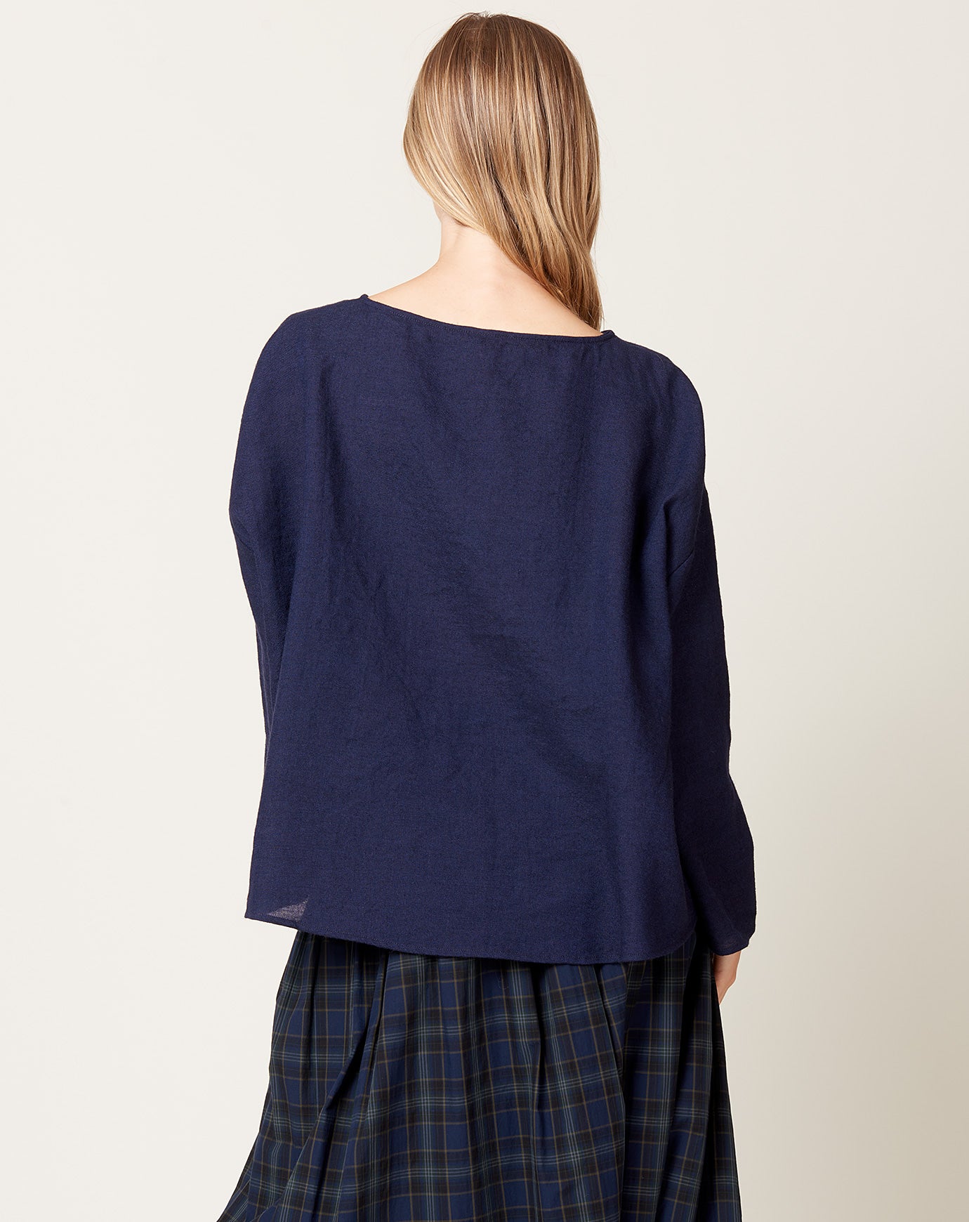 apuntob Raw Boatneck Shirt in Blue