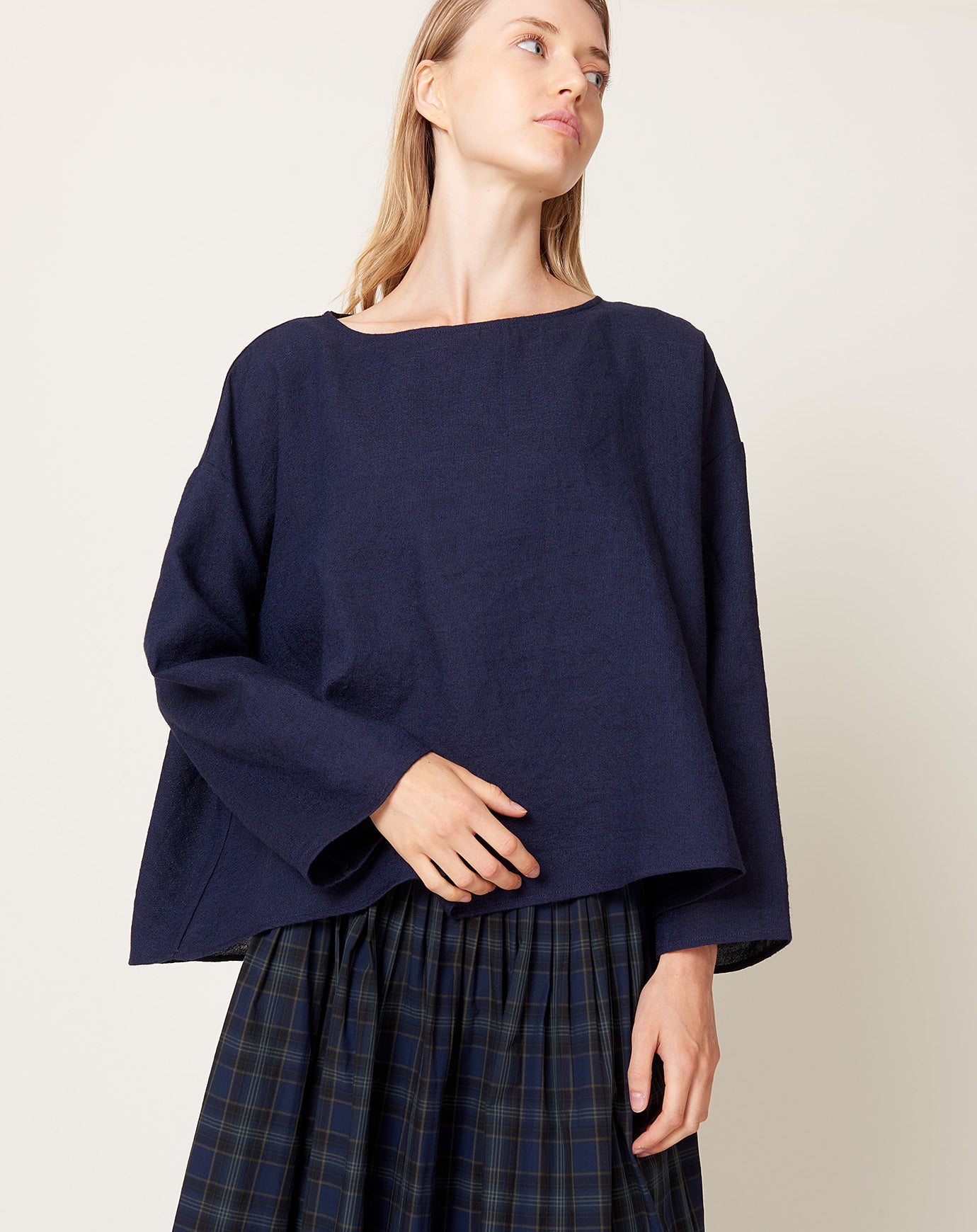 apuntob Raw Boatneck Shirt in Blue