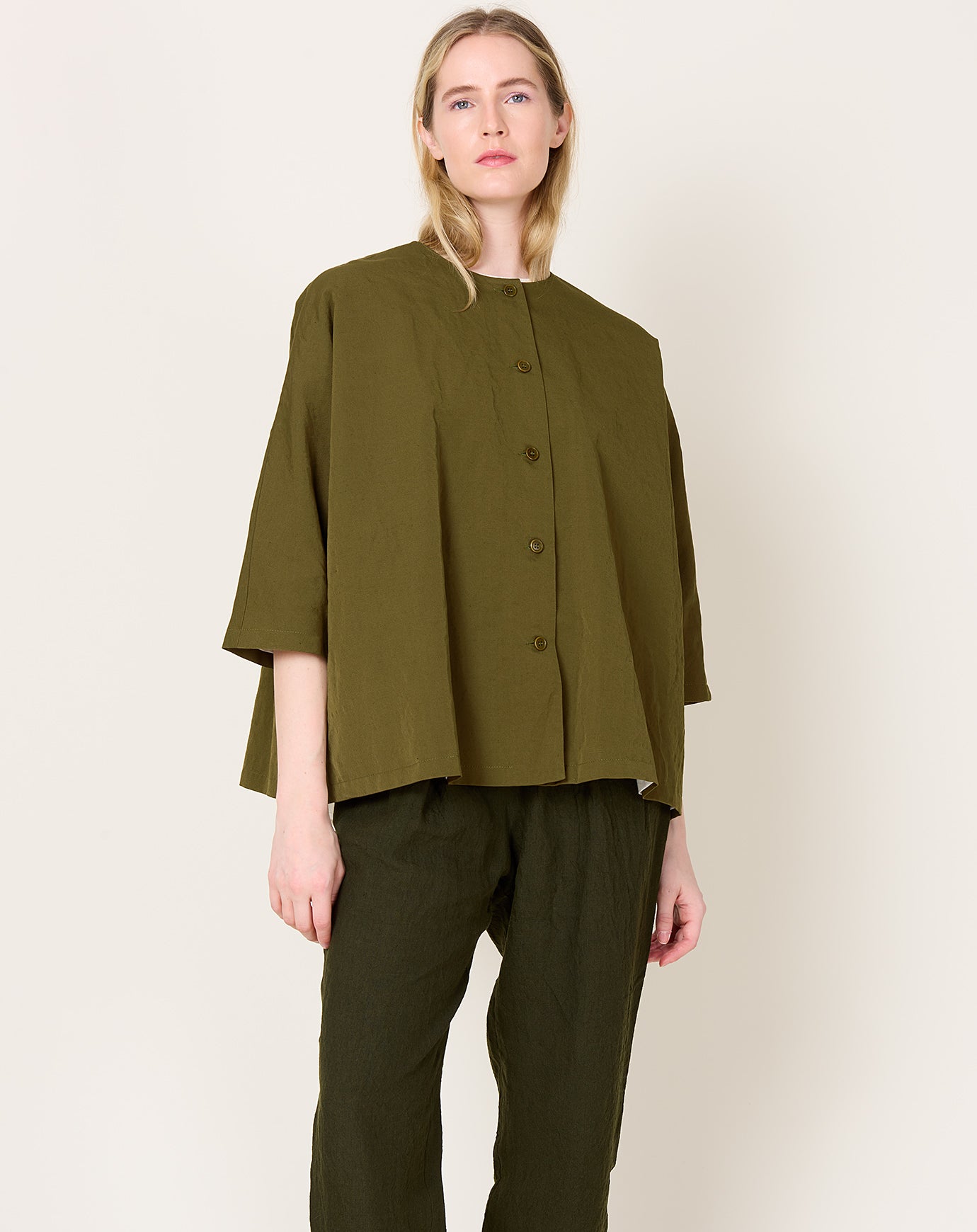 apuntob Collarless Technical Linen Jacket in Military Green