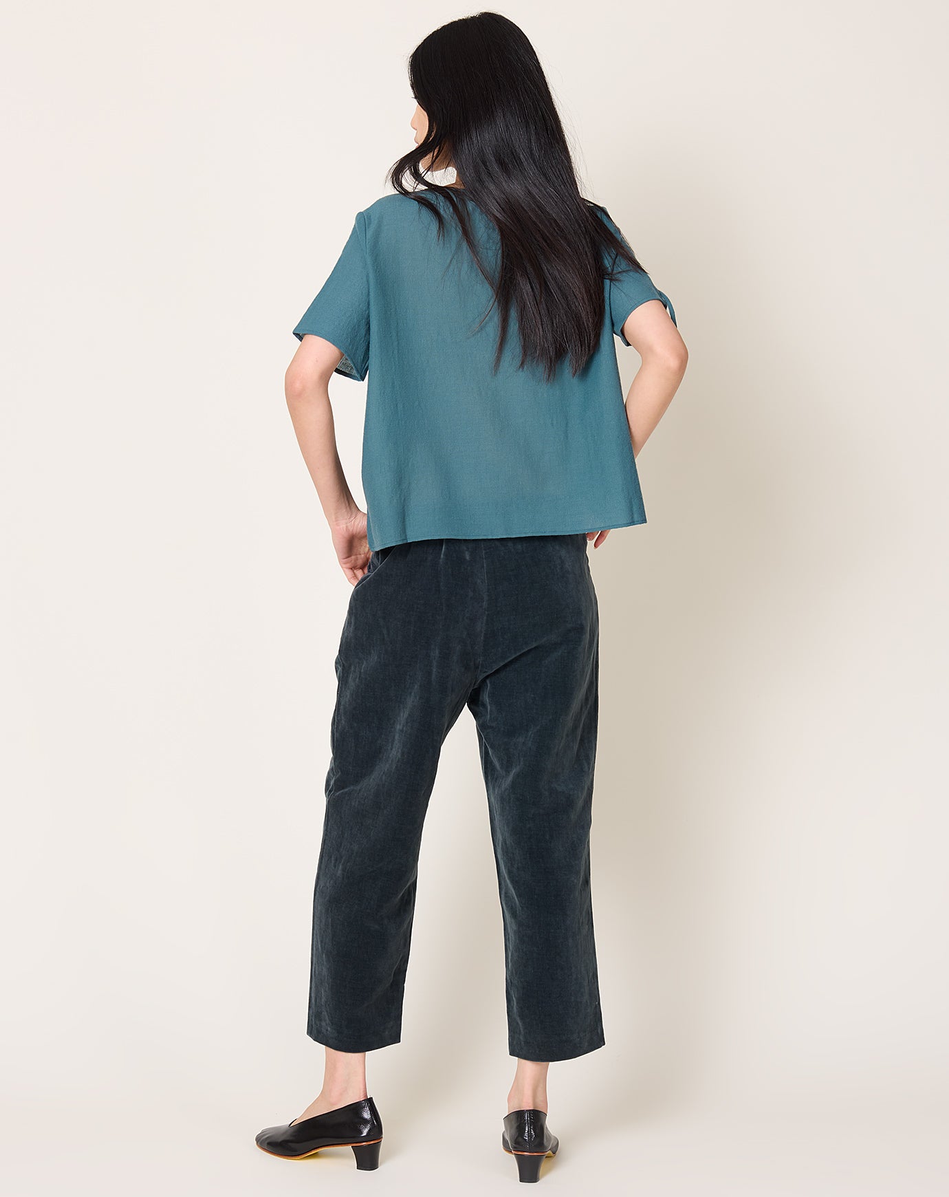 apuntob Velvet Pleat Front Trouser in Dark Teal