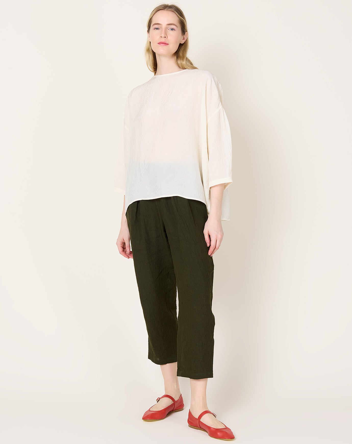 apuntob Pleat Front Linen Trouser in Military Green