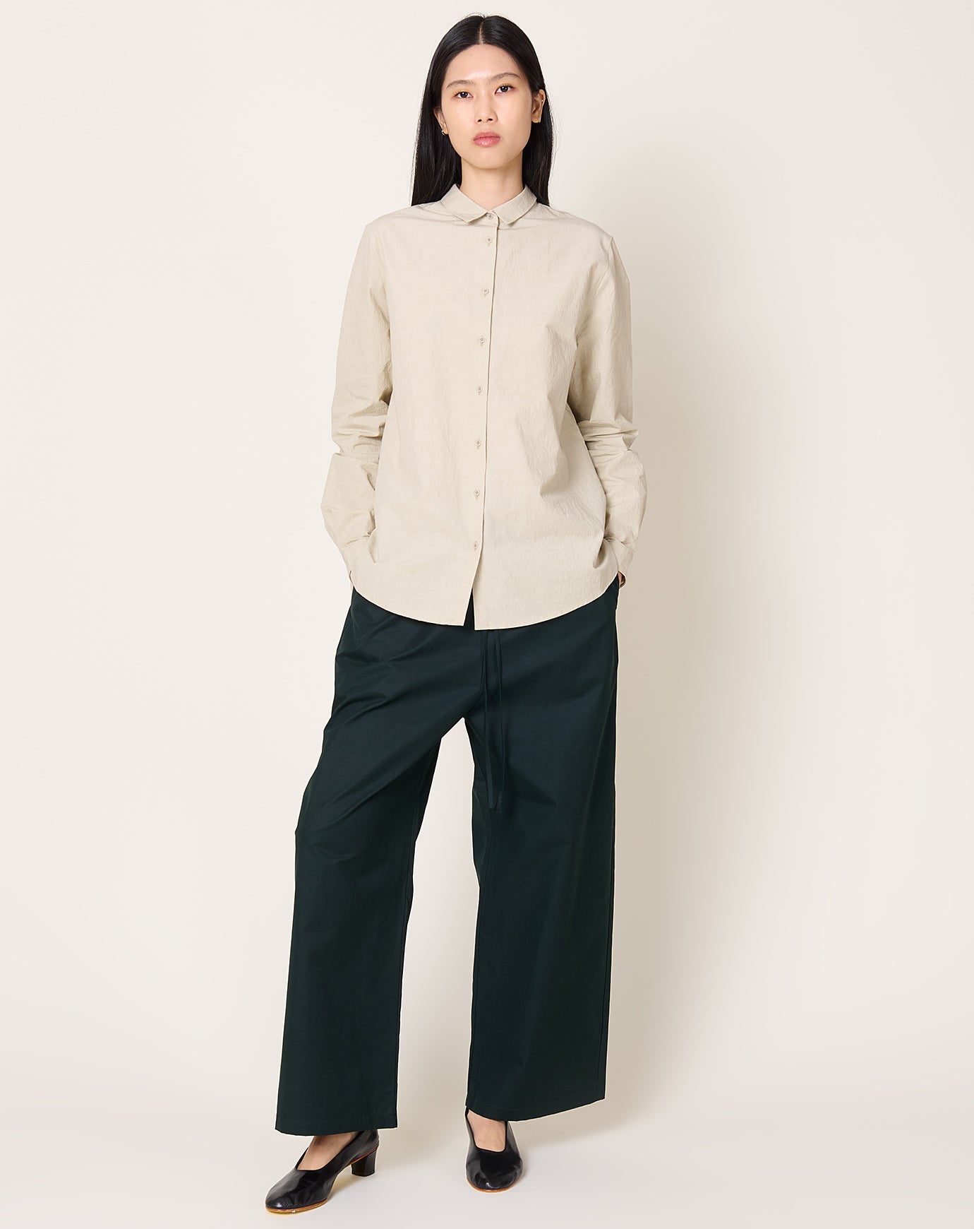apuntob Sanded Cotton Drawstring Pant in Bottle Green