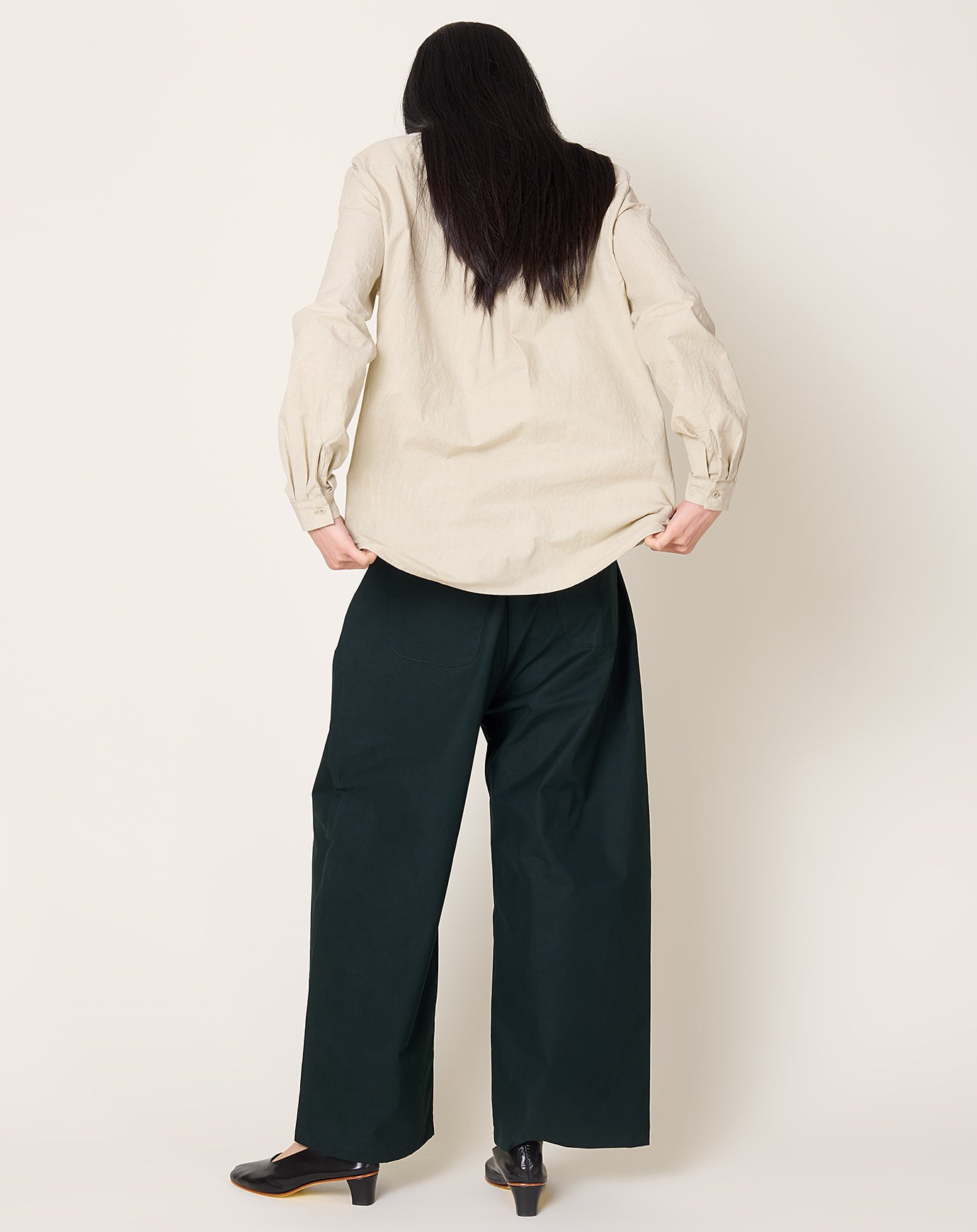 apuntob Sanded Cotton Drawstring Pant in Bottle Green
