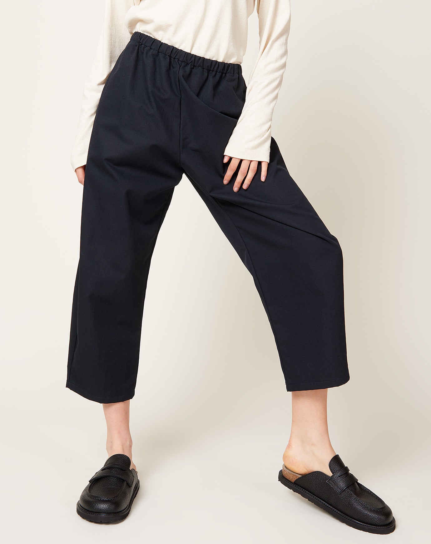 apuntob Technical Cotton Gabardine Curved Leg Trouser in Night