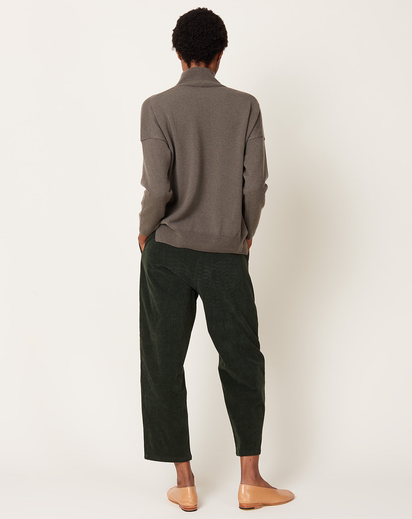 apuntob Corduroy Tapered Trouser in Forest