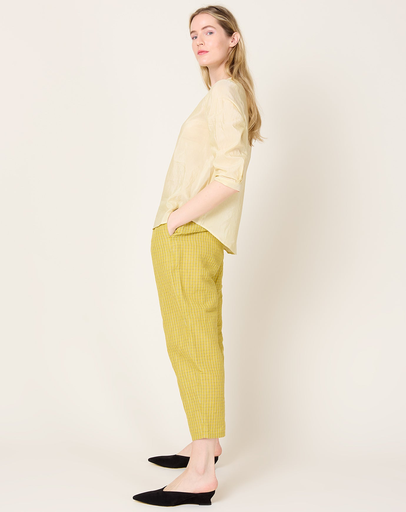 apuntob Micro Tartan Tapered Trouser in Lemon