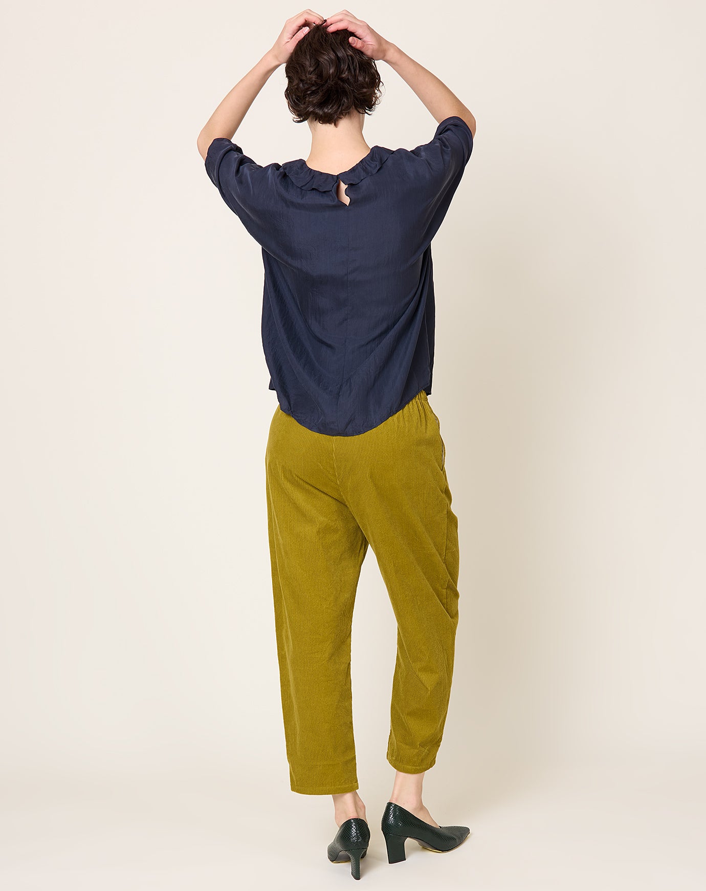 apuntob Tapered Corduroy Trouser in Olive