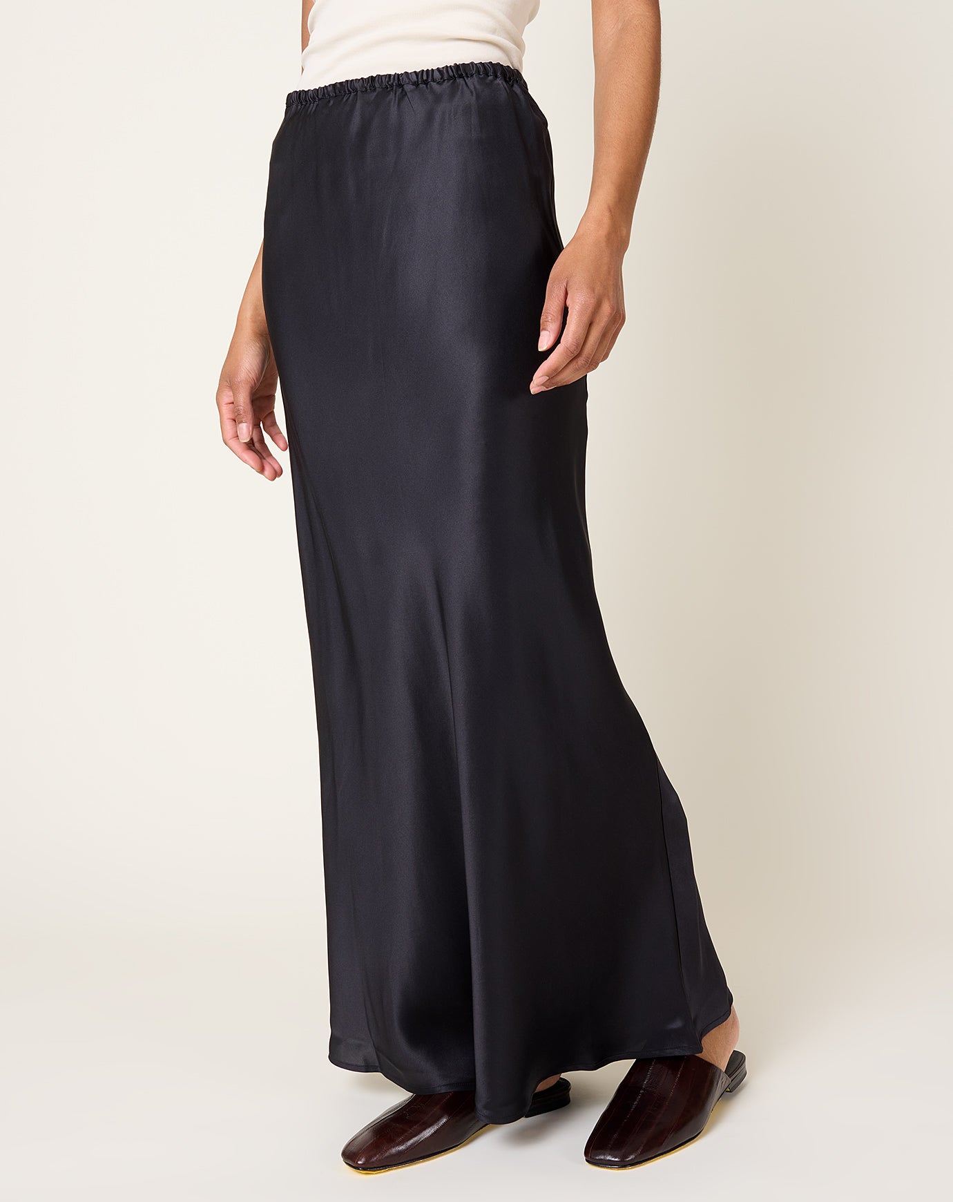 Baserange Dydine Midi Skirt in Black
