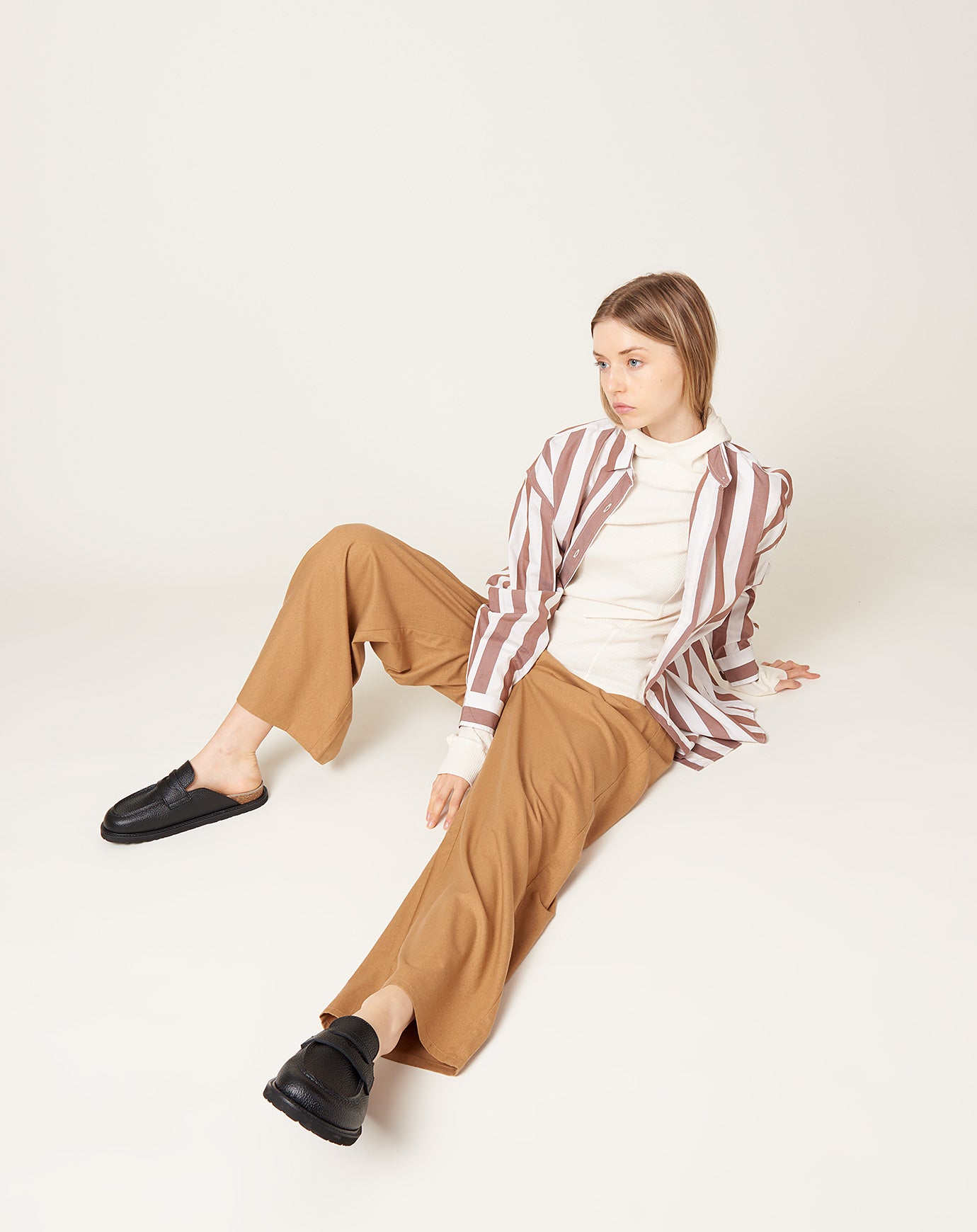 Baserange Stoa Pants in Bath Brown