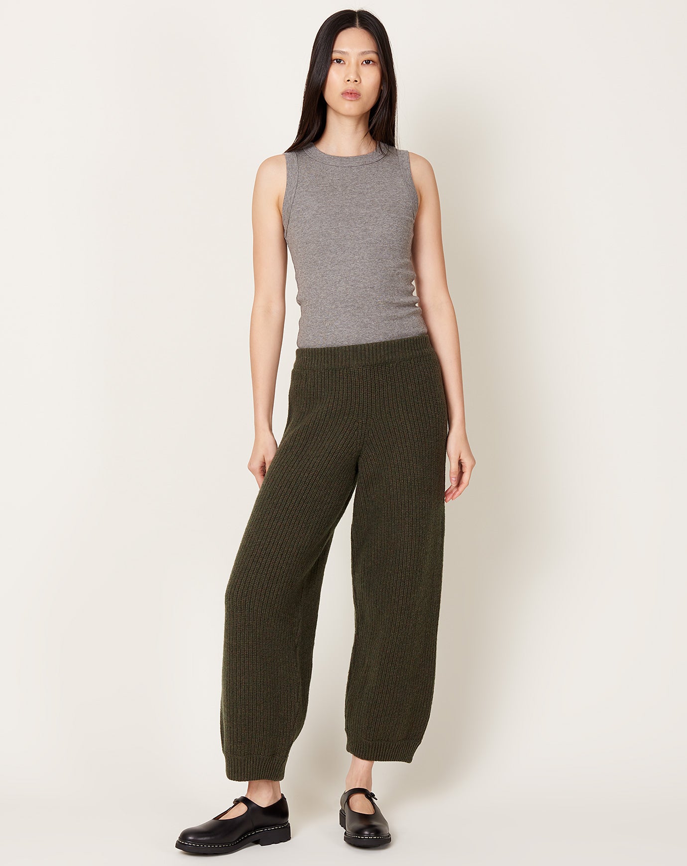 Baserange Mea Pants in Foret