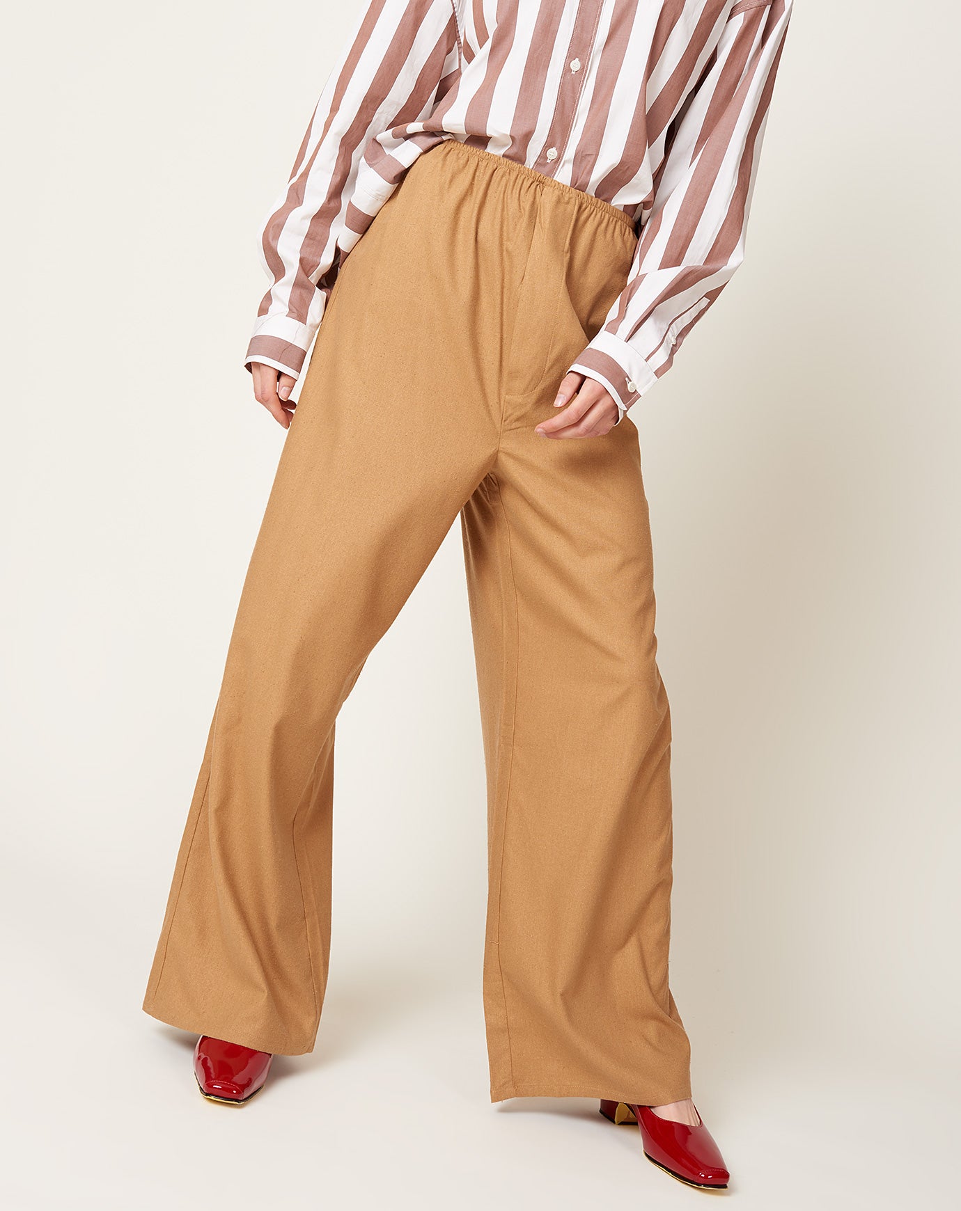 Baserange Stoa Pants in Bath Brown