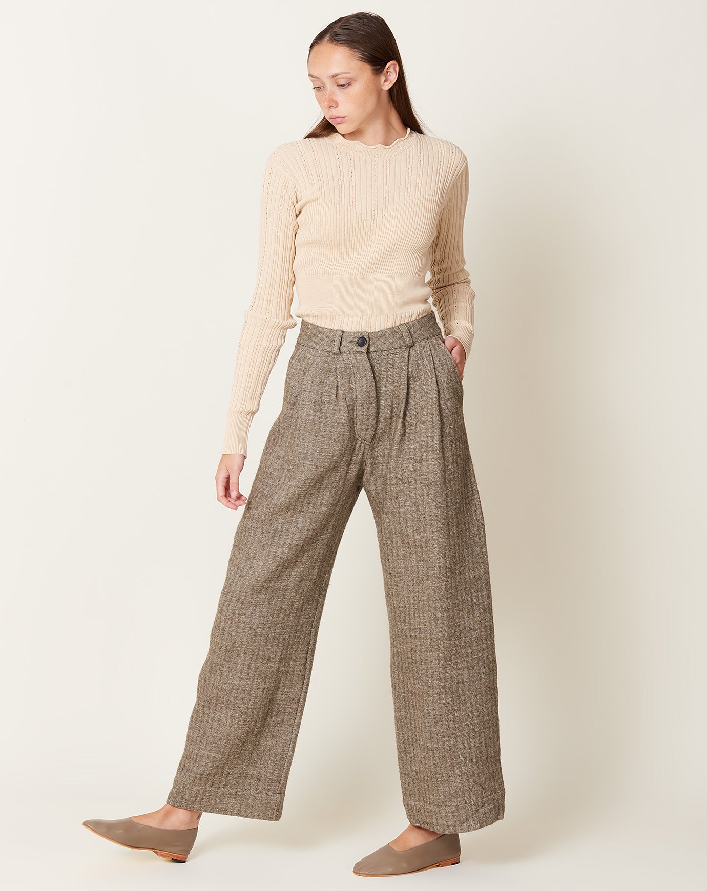 Linen trousers for men in natural linen colour – VANLINNEN