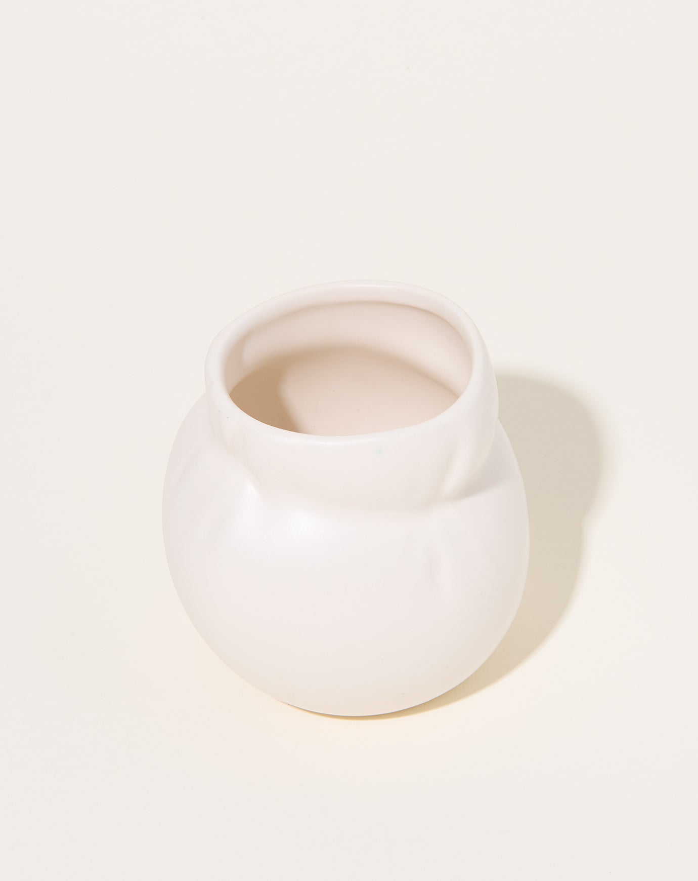 Completedworks Squeezed Cup in Matte White