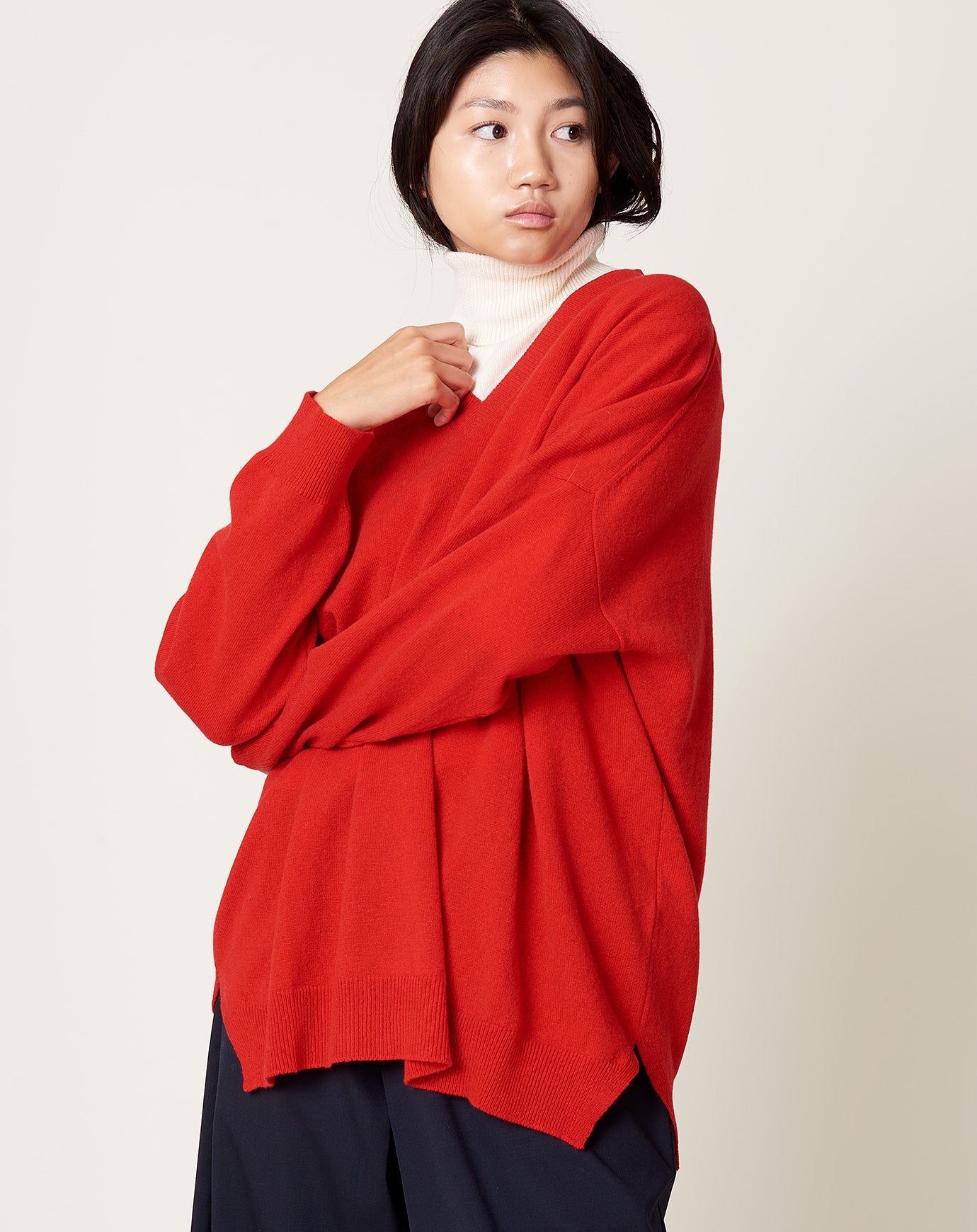 Cordera Cashmere V-Neck Sweater in Red