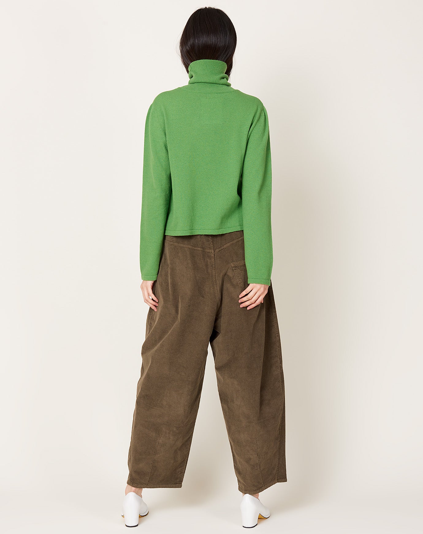 Cordera Corduroy Baggy Pants in Moss