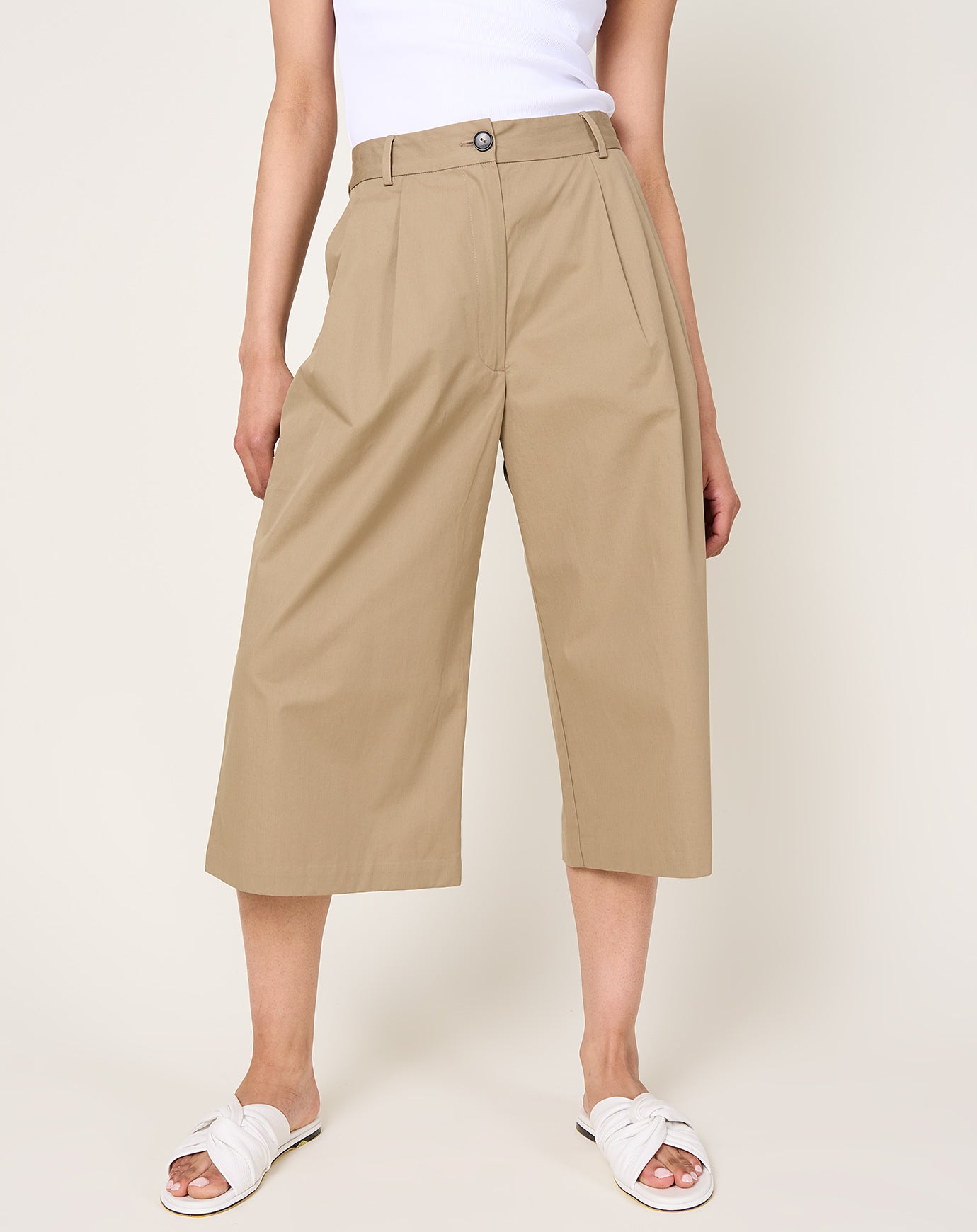 Cordera Cotton Capri Pants in Camel