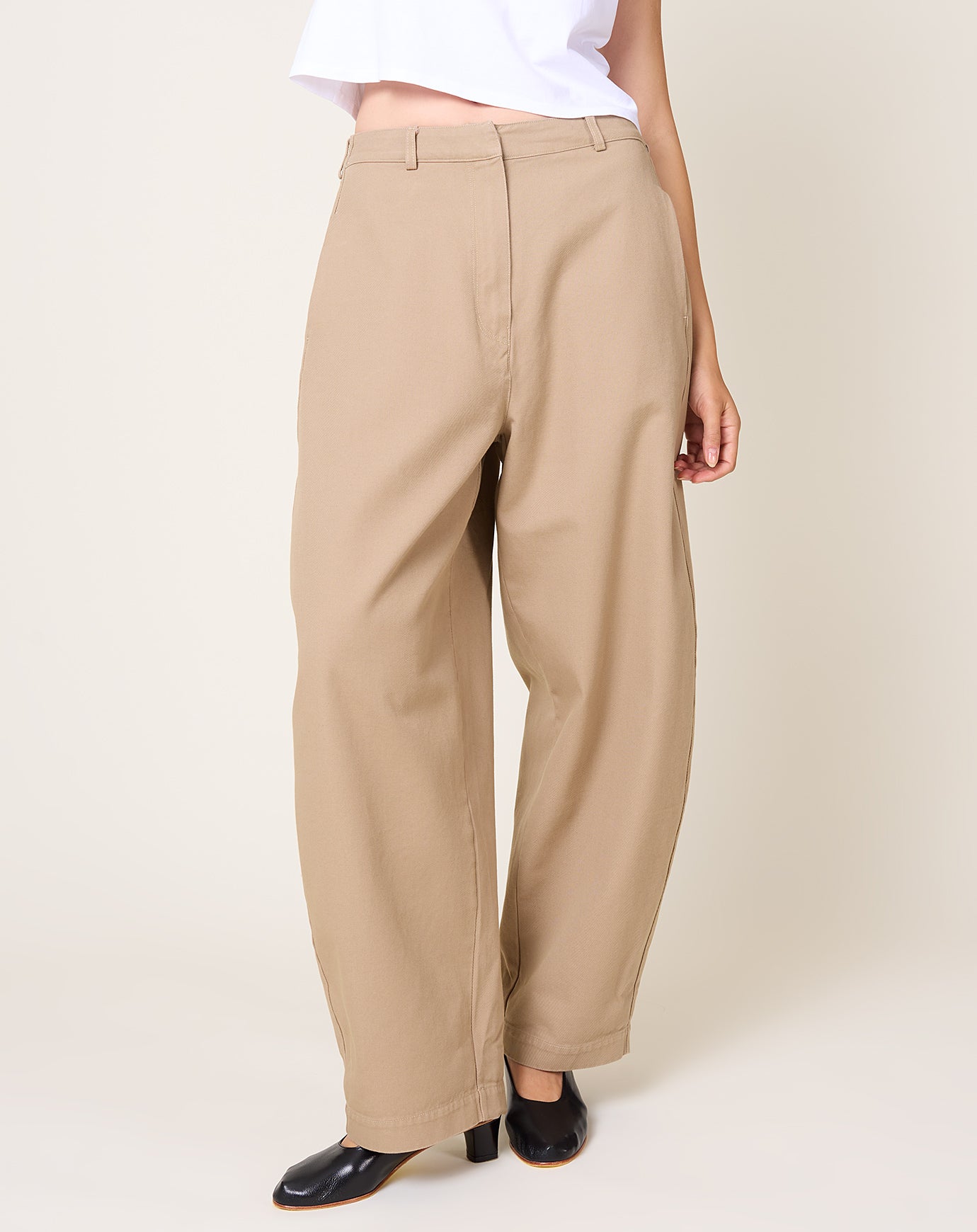 Cordera Cotton Curved Pants in Camel