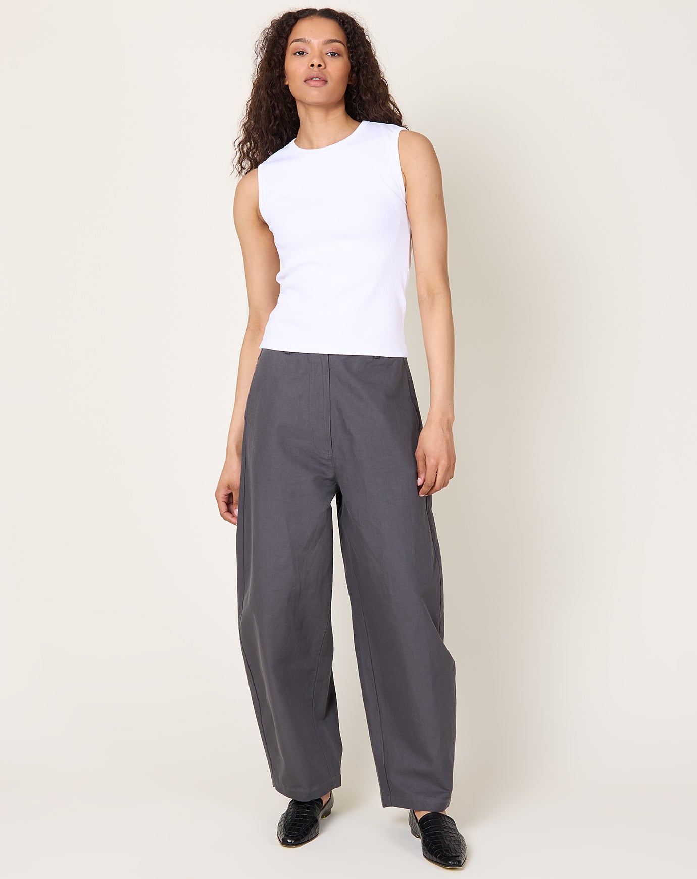 Cordera Cotton Linen Curved Pants in Graphite