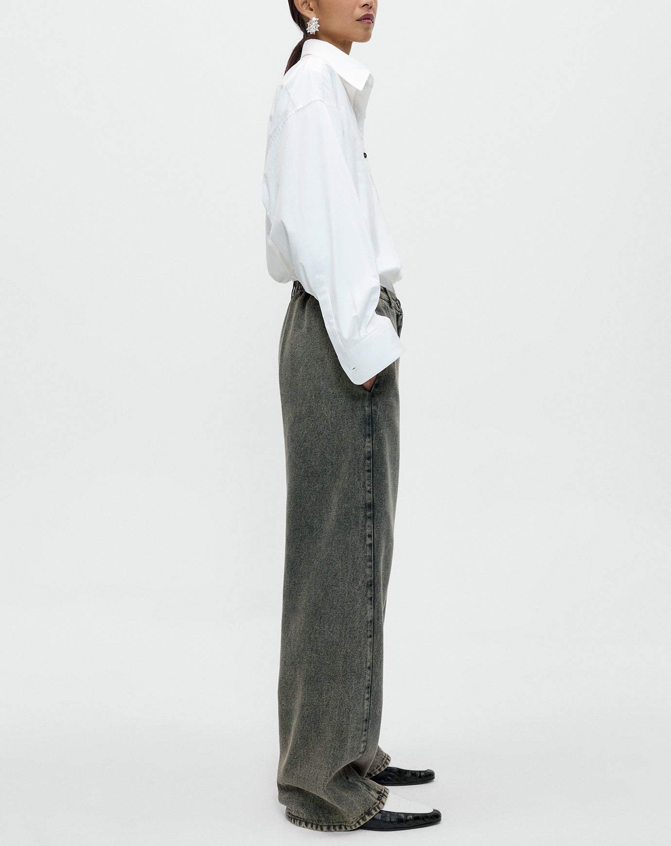 Cordera Washed Denim Straight Pants in Grey