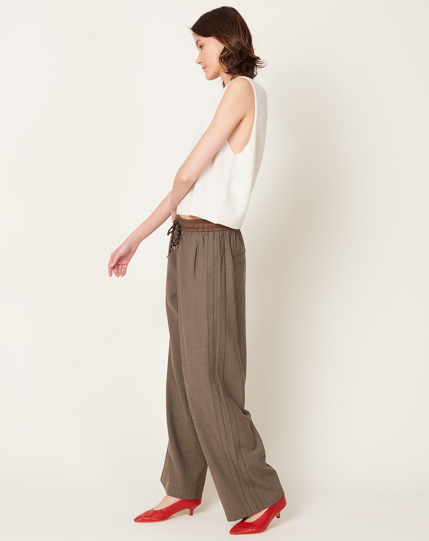 Cordera Tailoring Relaxed Pants in Taupe