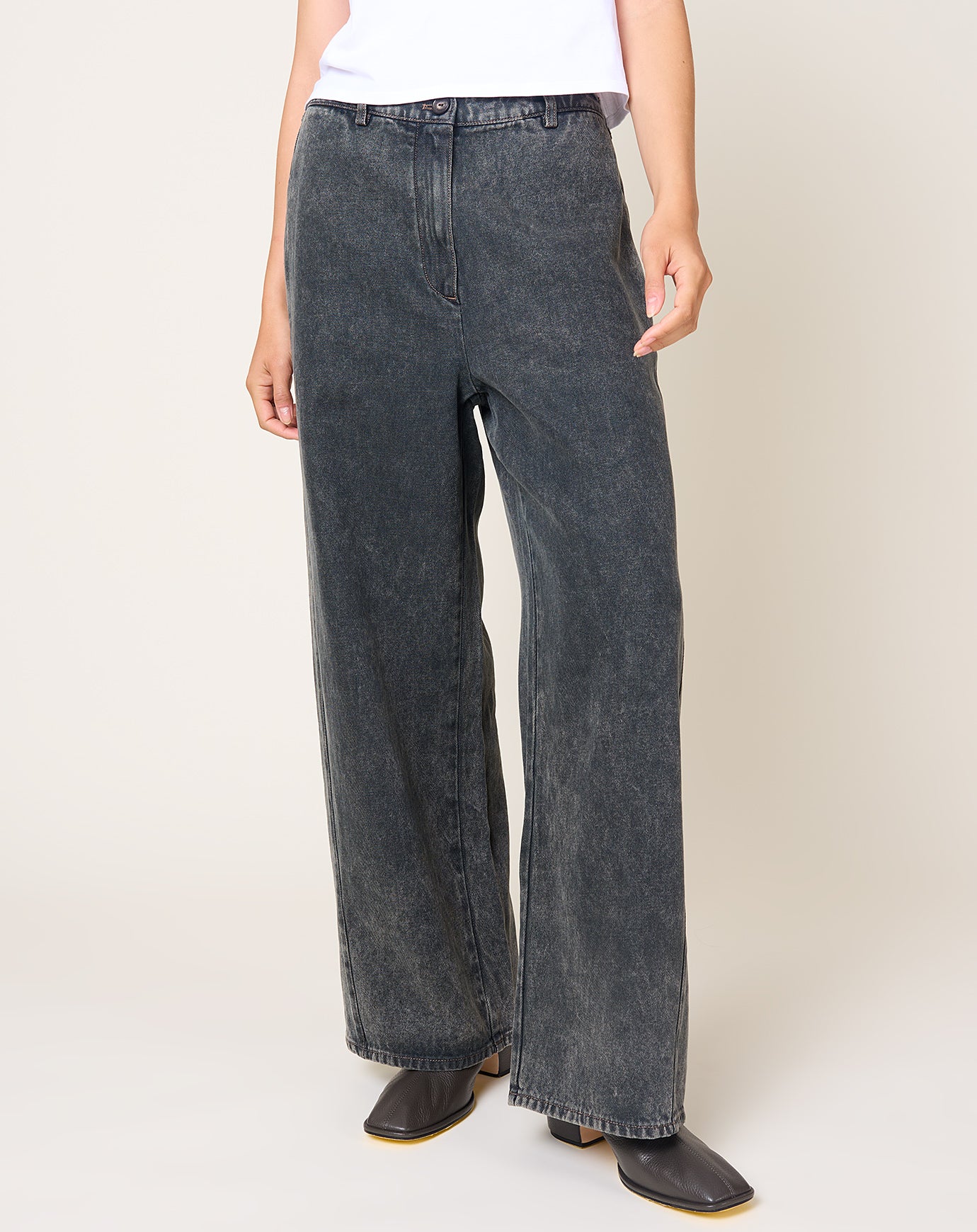Cordera Washed Denim Straight Pants in Grey
