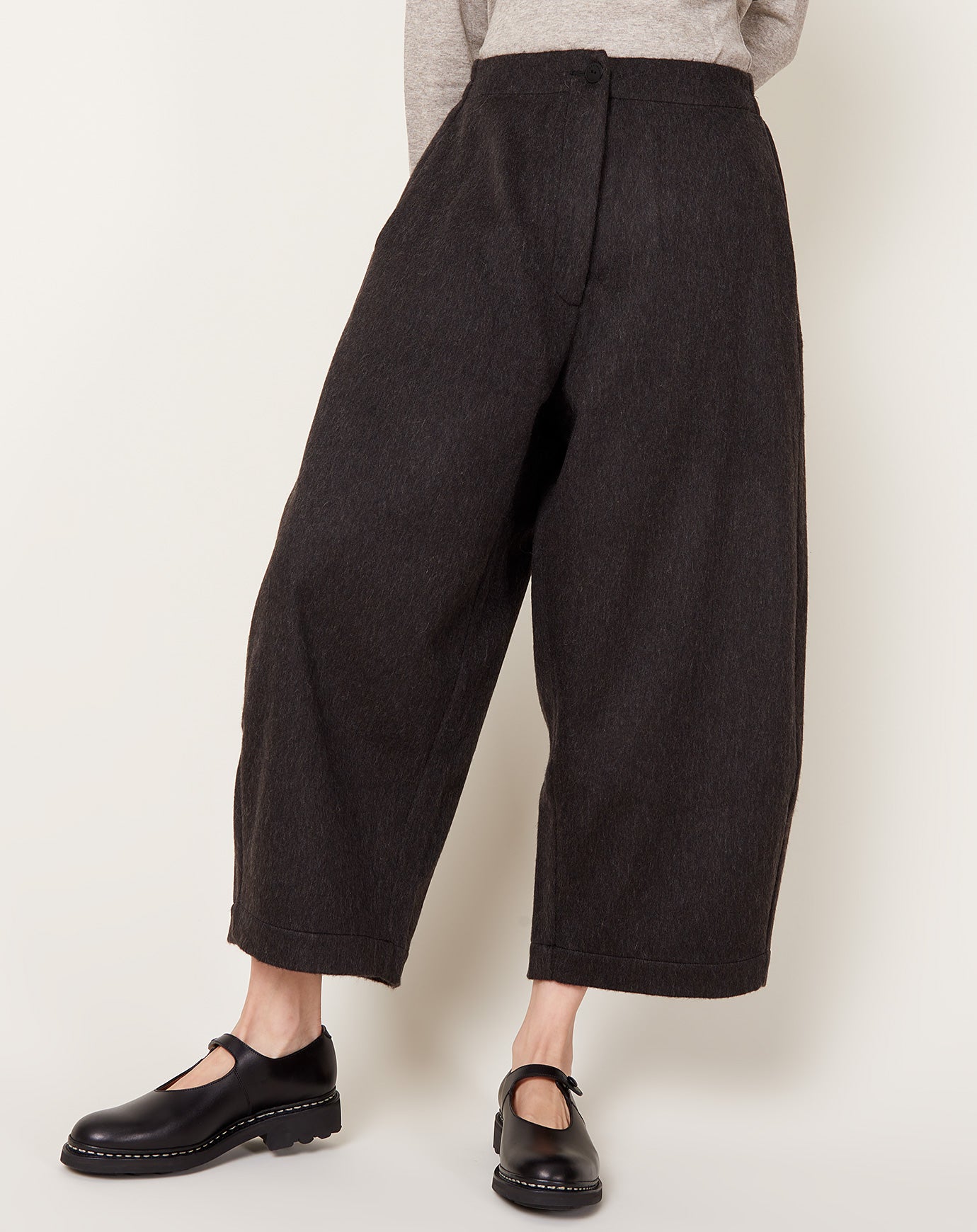 Cordera Wool Curved Pants in Java