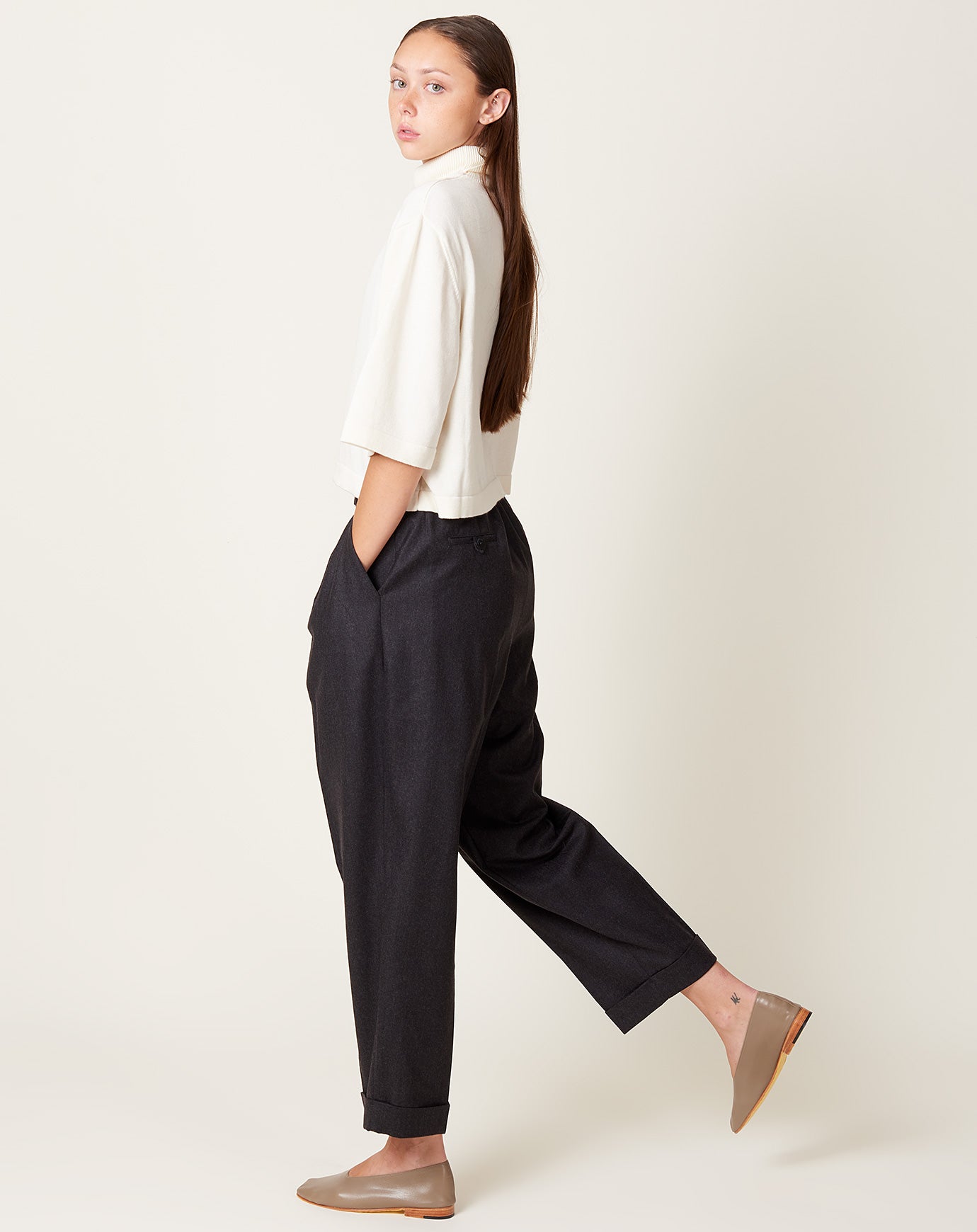 Cordera Wool Masculine Pants in Anthracite