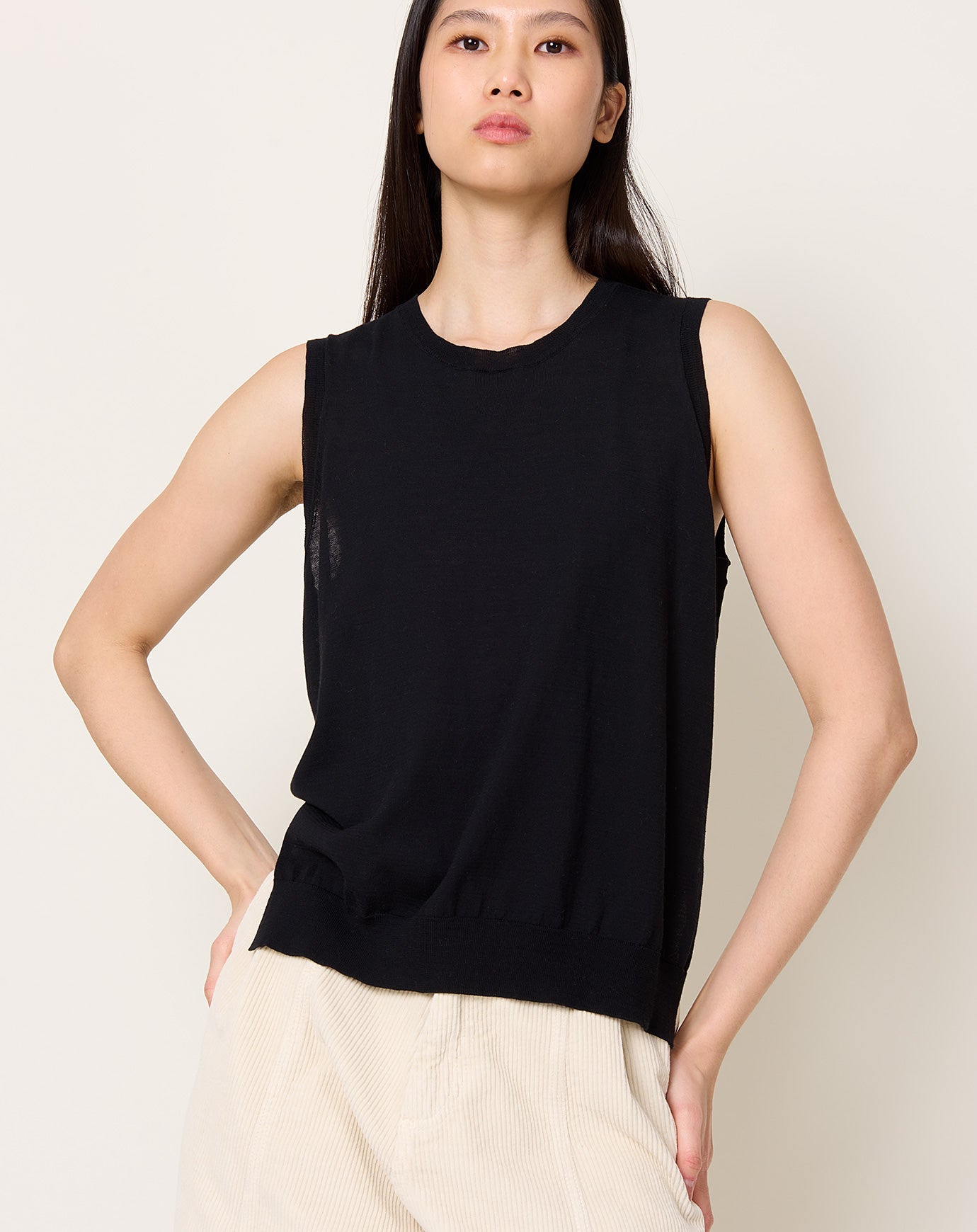 Demylee Elisa Vest in Black