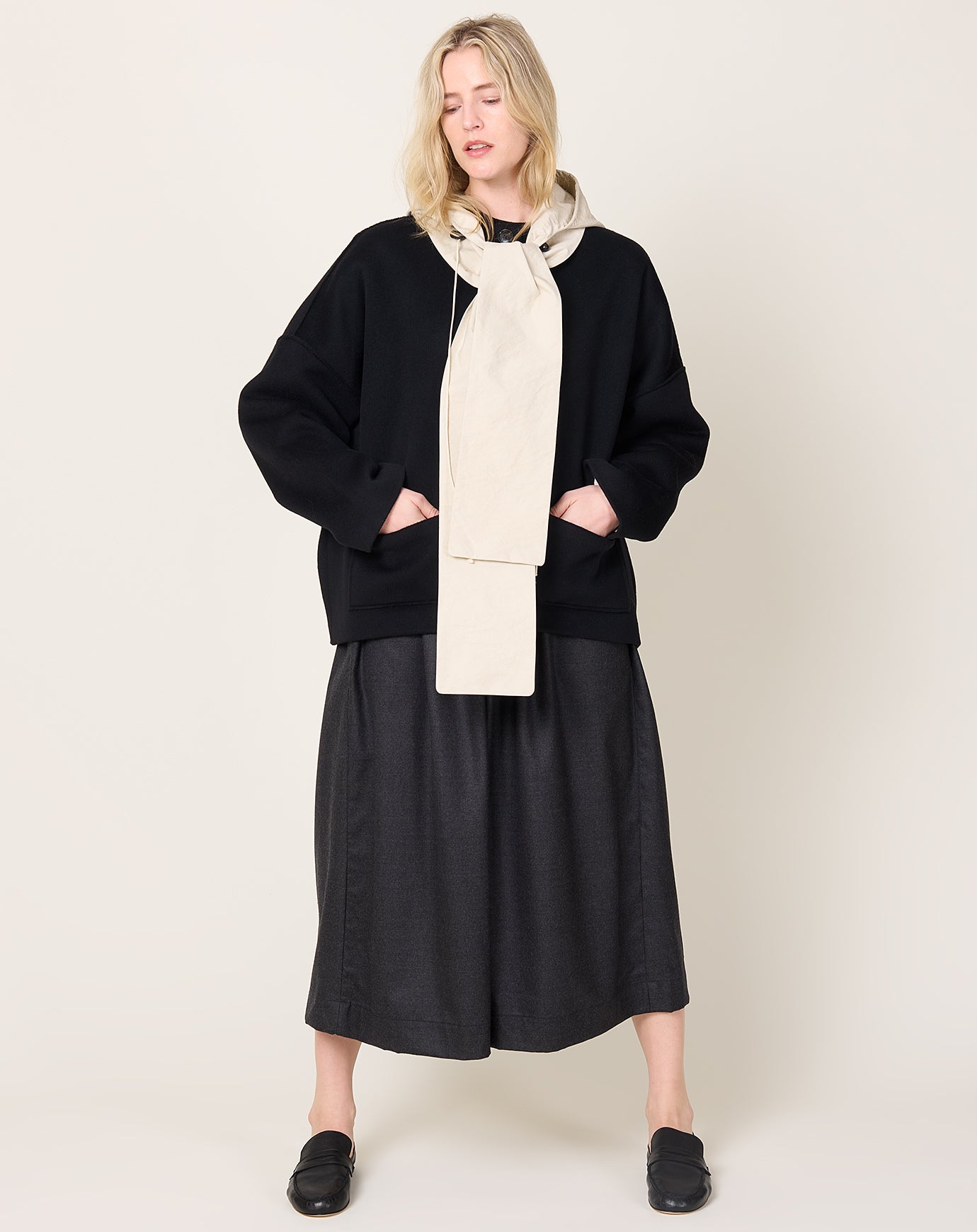 Eleph Fien Coat in Black