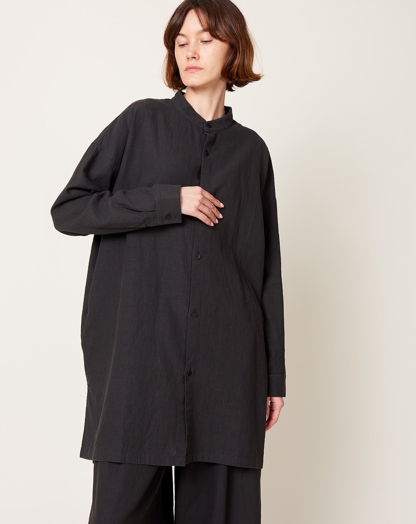 evam eva Water Linen Tunic in Sumi