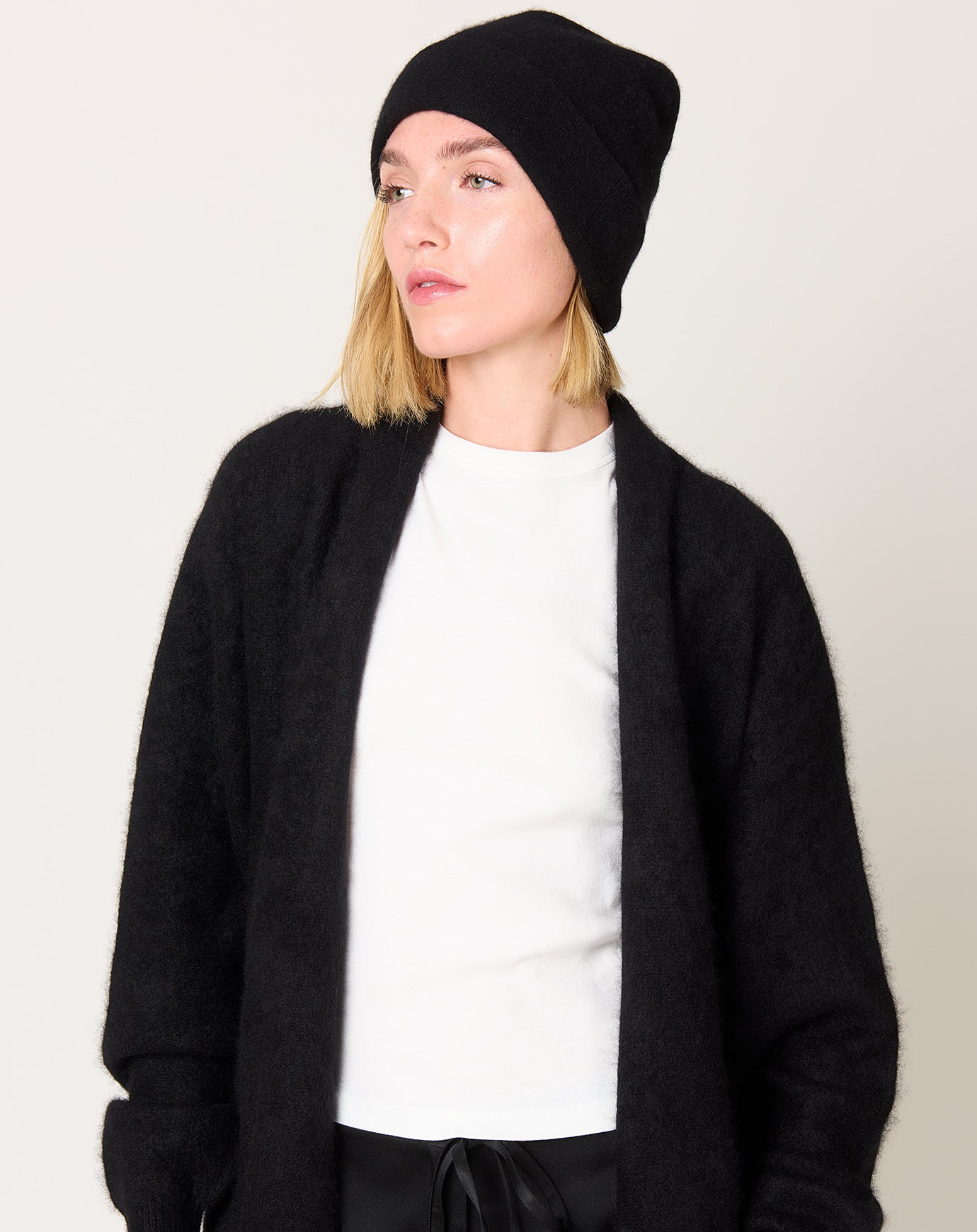 Frenckenberger Cropped Beanie in Black