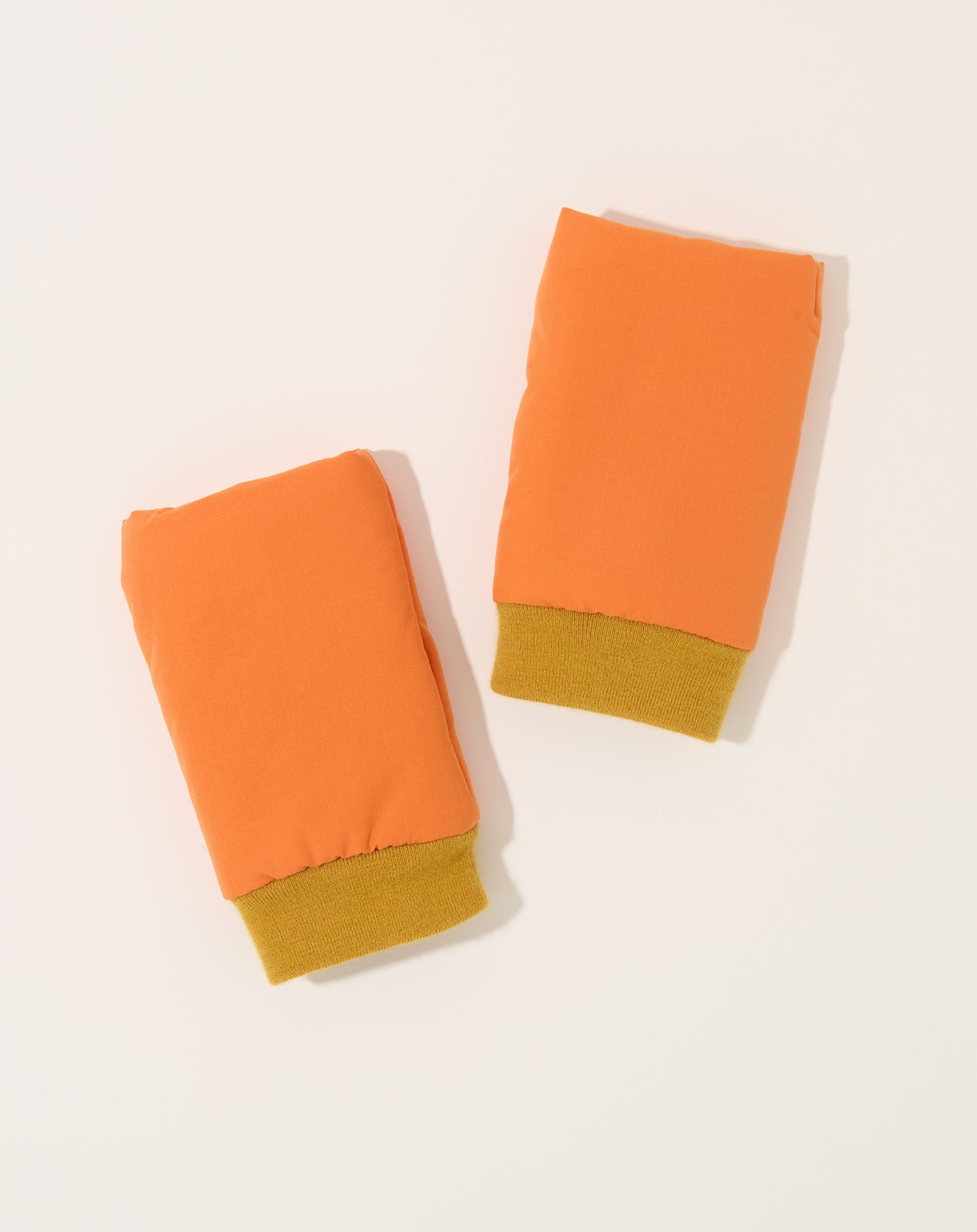 Frenckenberger Puffed Mittens in Orange
