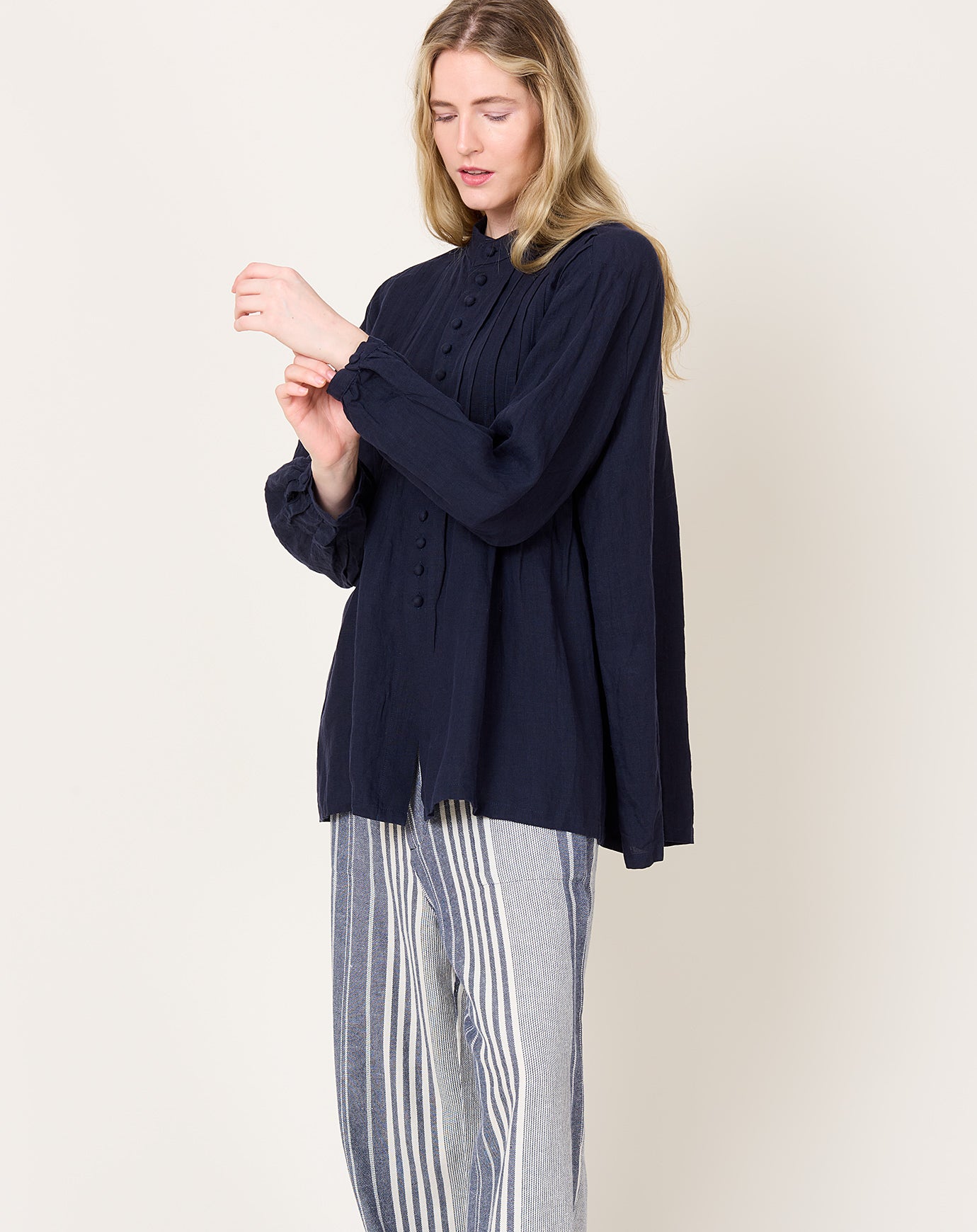 Ichi Antiquités French Linen Shirt in Navy