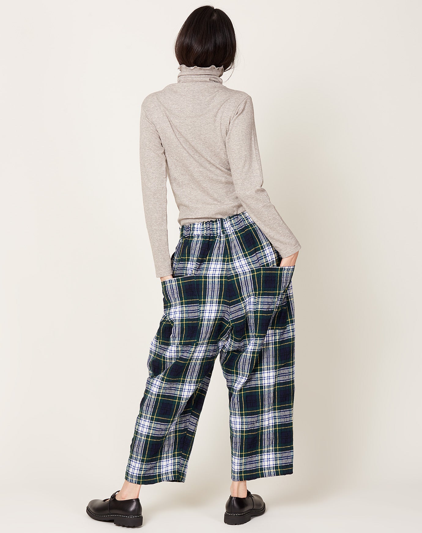 Ichi Antiquités Wool Washer Tartan Pants in Green